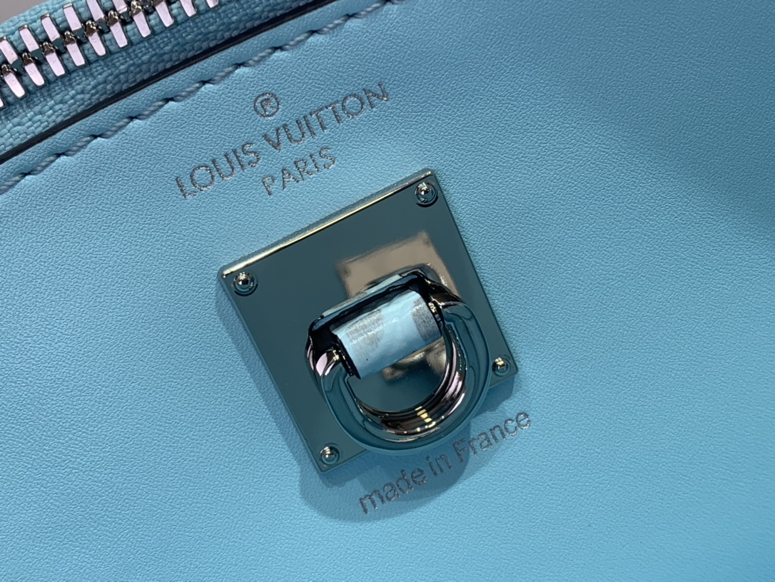 Louis Vuitton Basic Bag Cow Leather Blue M-l-s