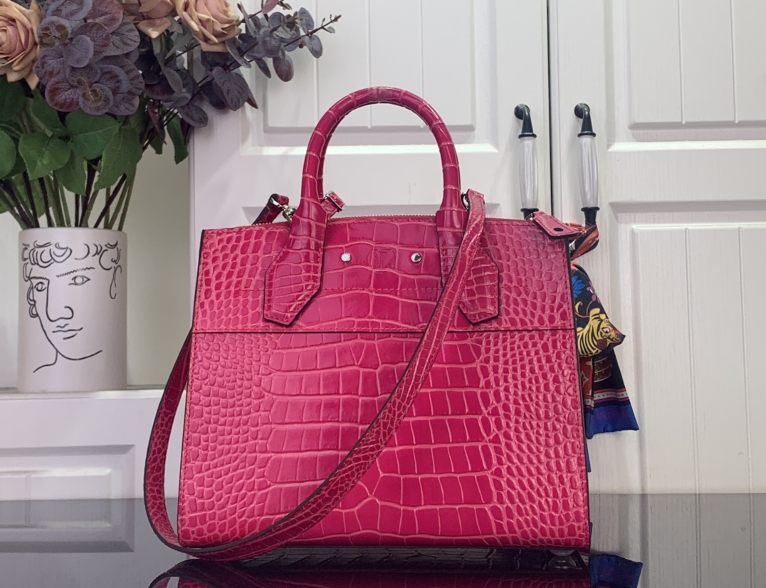Louis Vuitton Basic Bag Cow Leather Red M-l-s