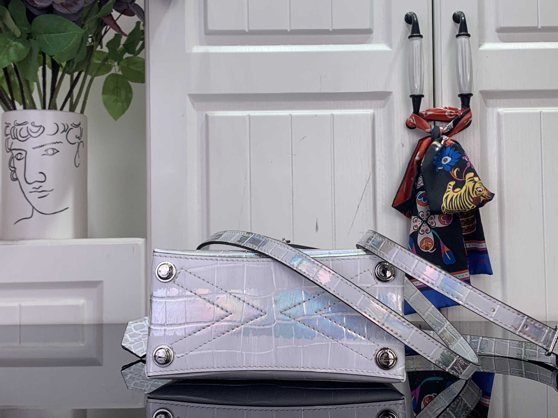 Louis Vuitton Basic Bag M-s