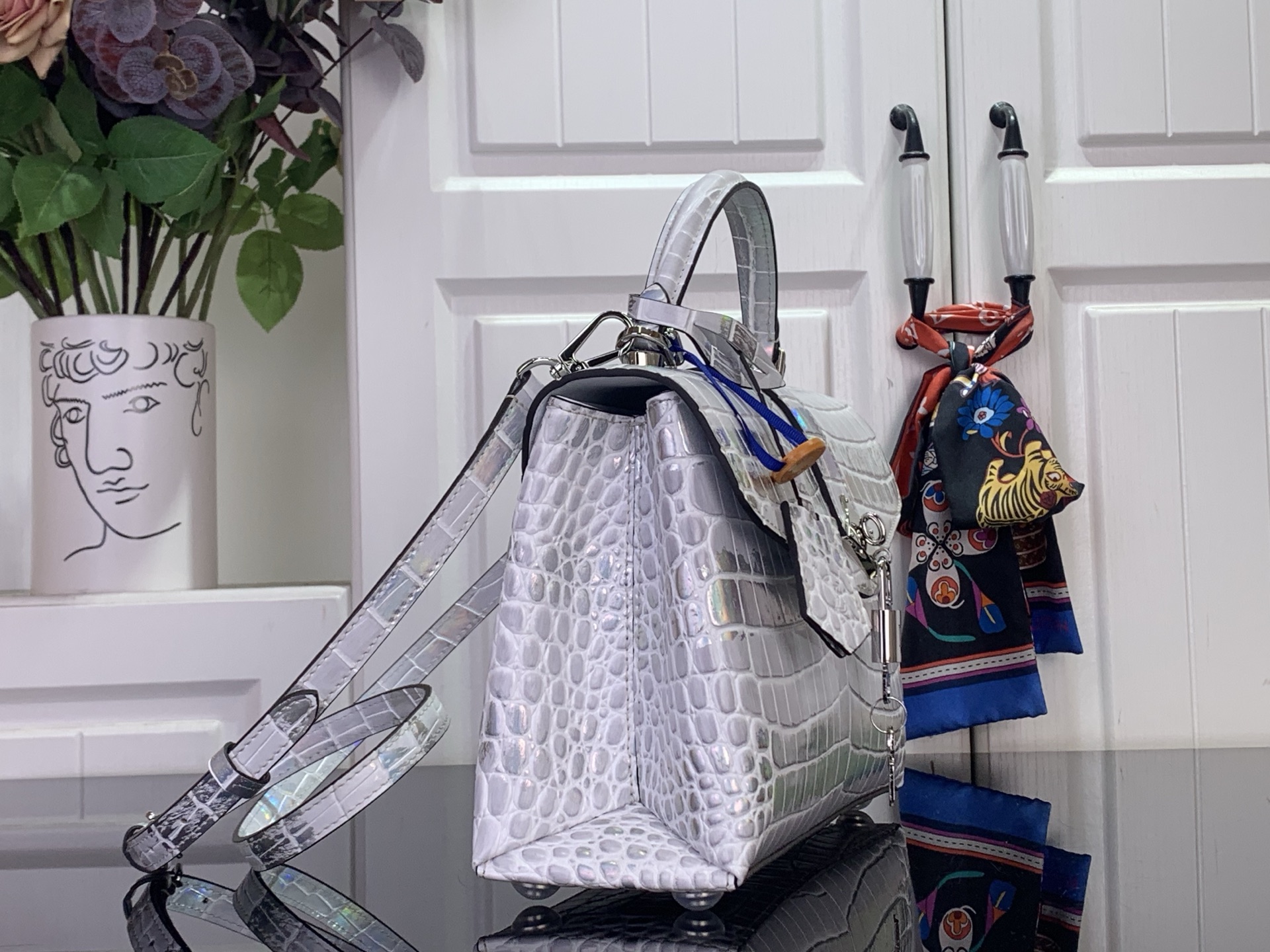 Louis Vuitton Basic Bag M-s