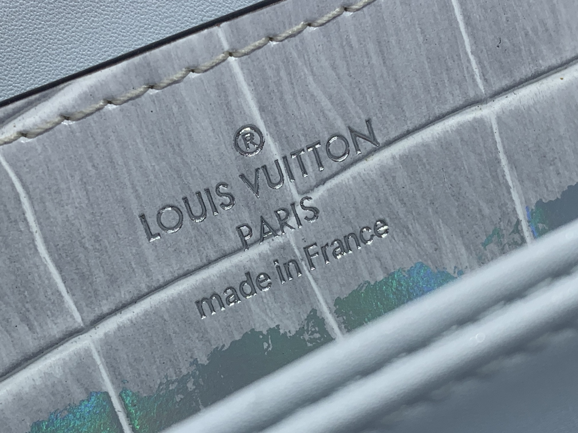 Louis Vuitton Basic Bag M-s