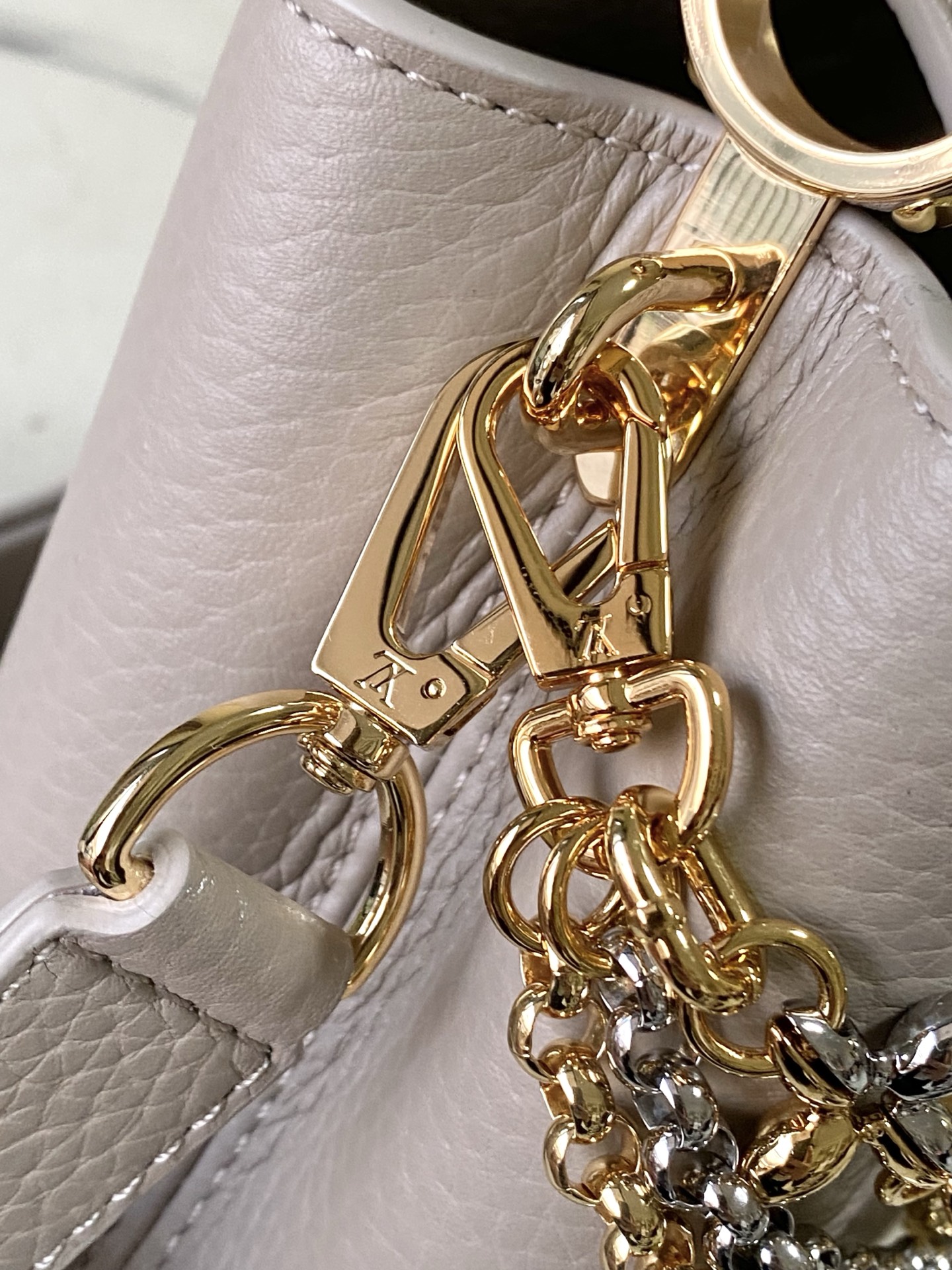 Louis Vuitton Basic Bag M-l-s