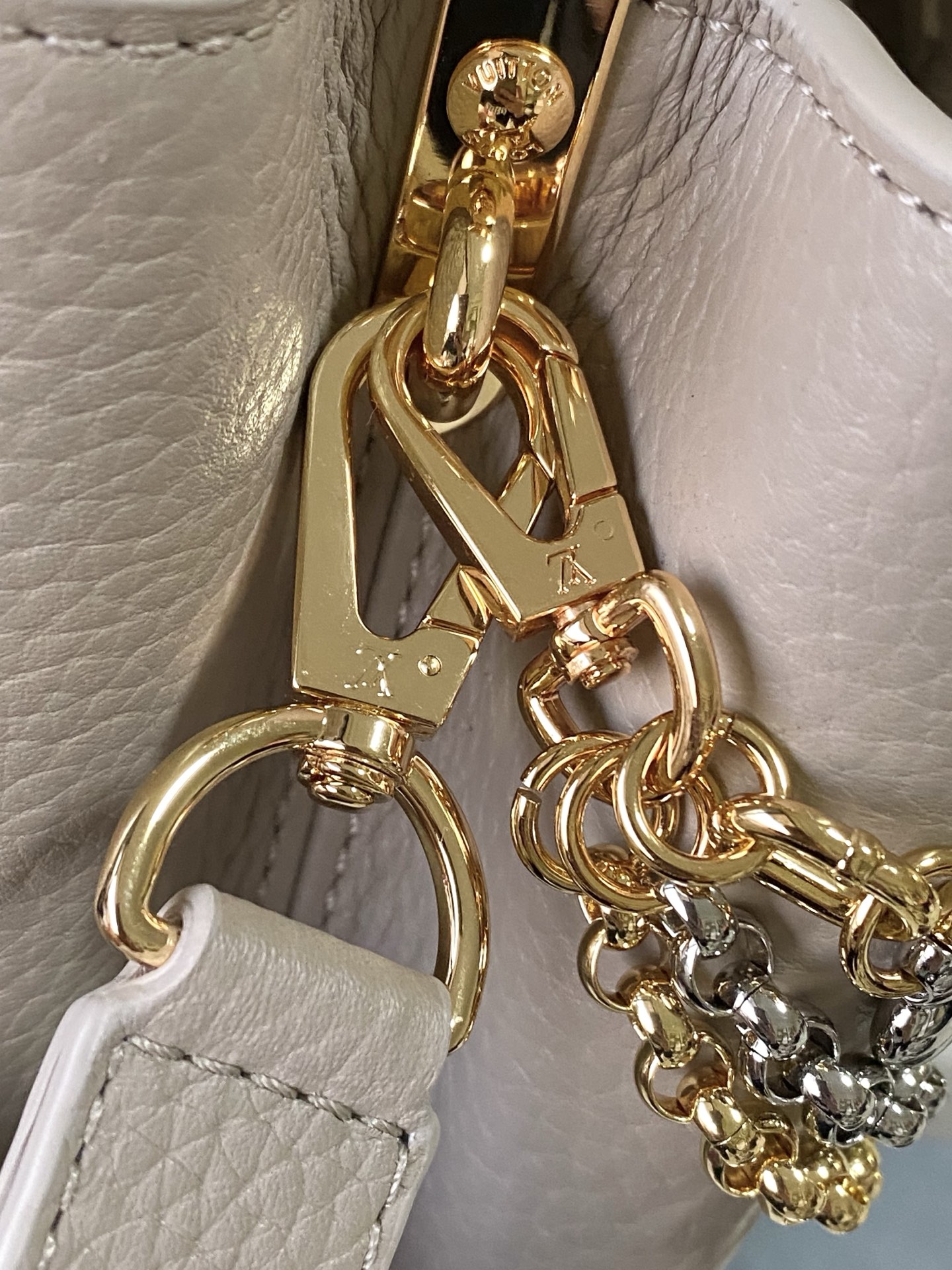 Louis Vuitton Basic Bag M-l-s