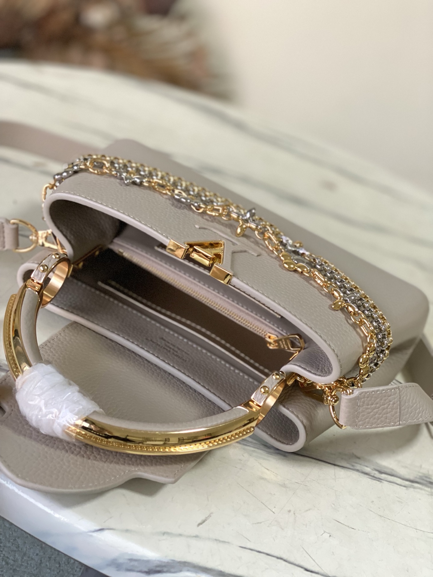 Louis Vuitton Basic Bag M-l-s