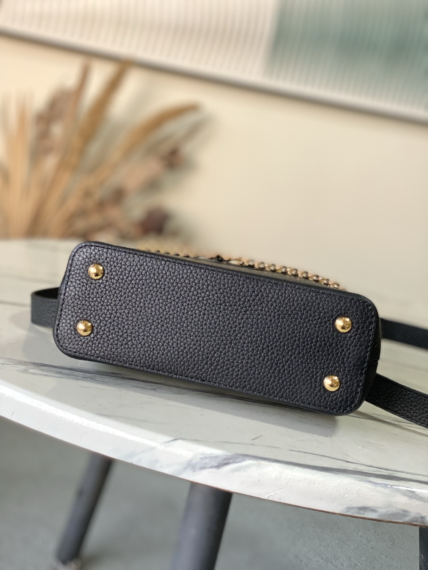 Louis Vuitton Basic Bag M-l-s