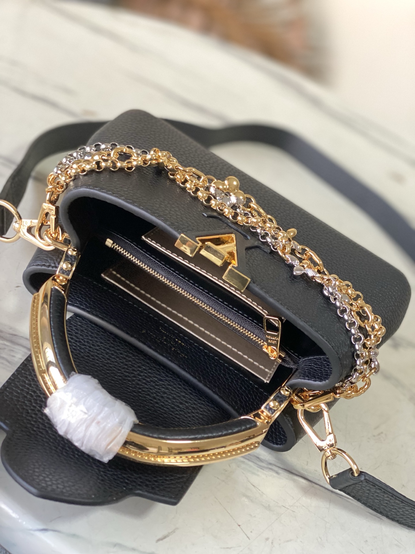 Louis Vuitton Basic Bag M-l-s