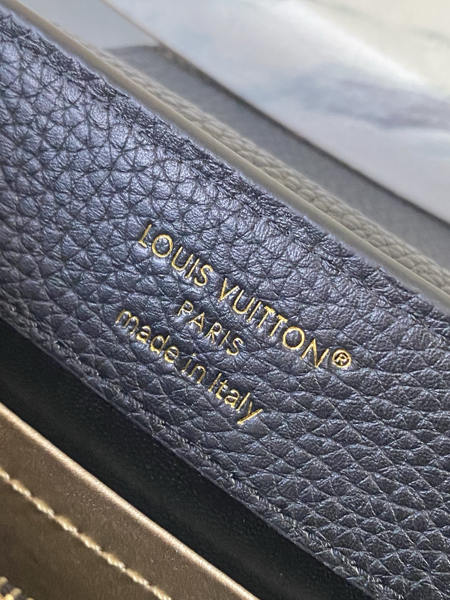 Louis Vuitton Basic Bag M-l-s