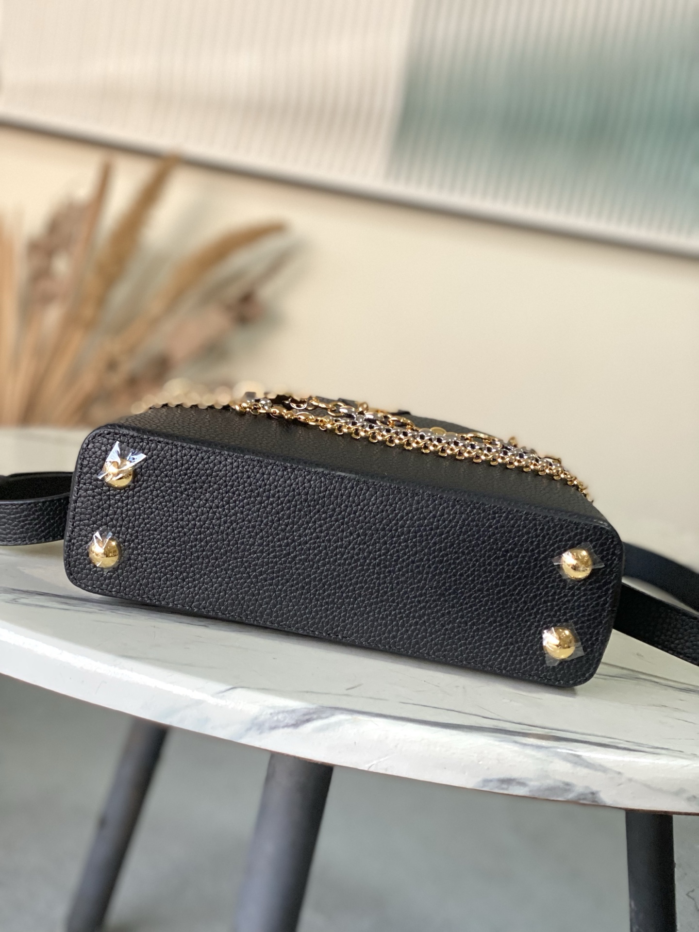 Louis Vuitton Basic Bag M-l-s