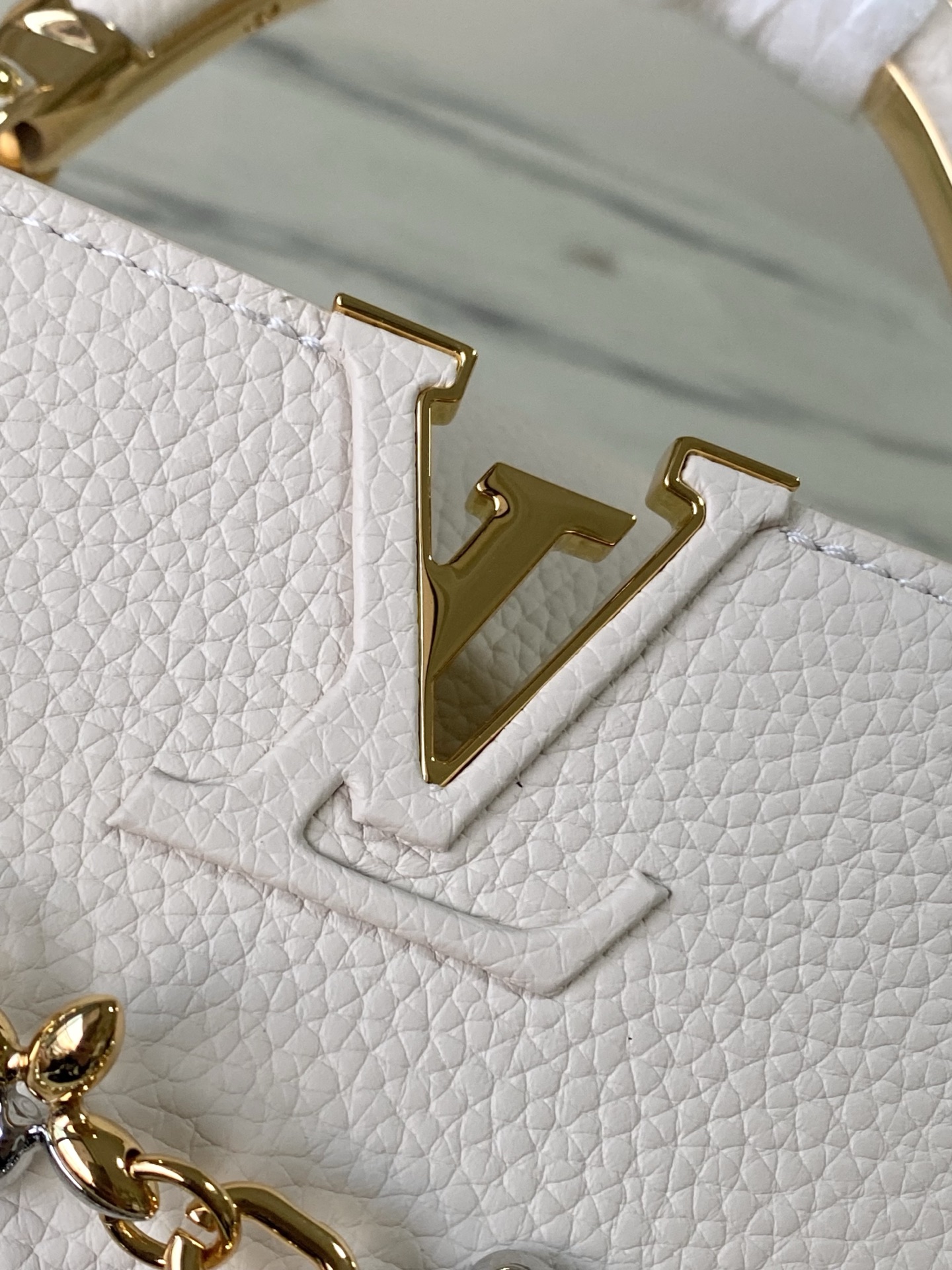 Louis Vuitton Basic Bag M-l-s