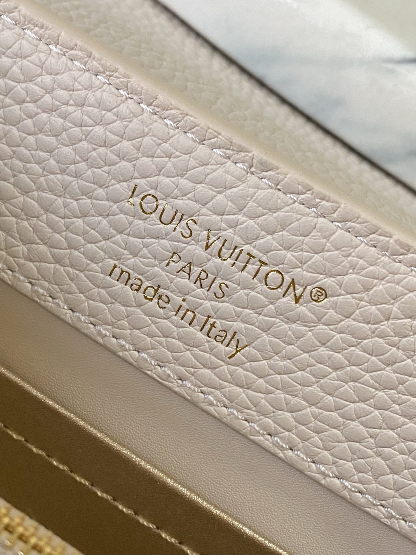 Louis Vuitton Basic Bag M-l-s