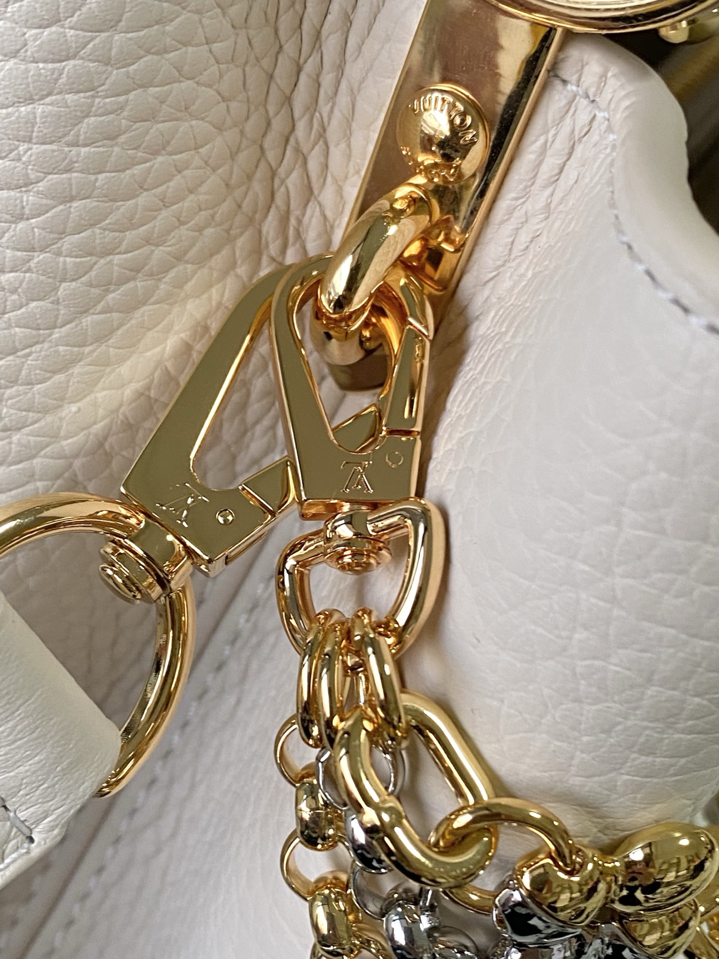 Louis Vuitton Basic Bag M-l-s