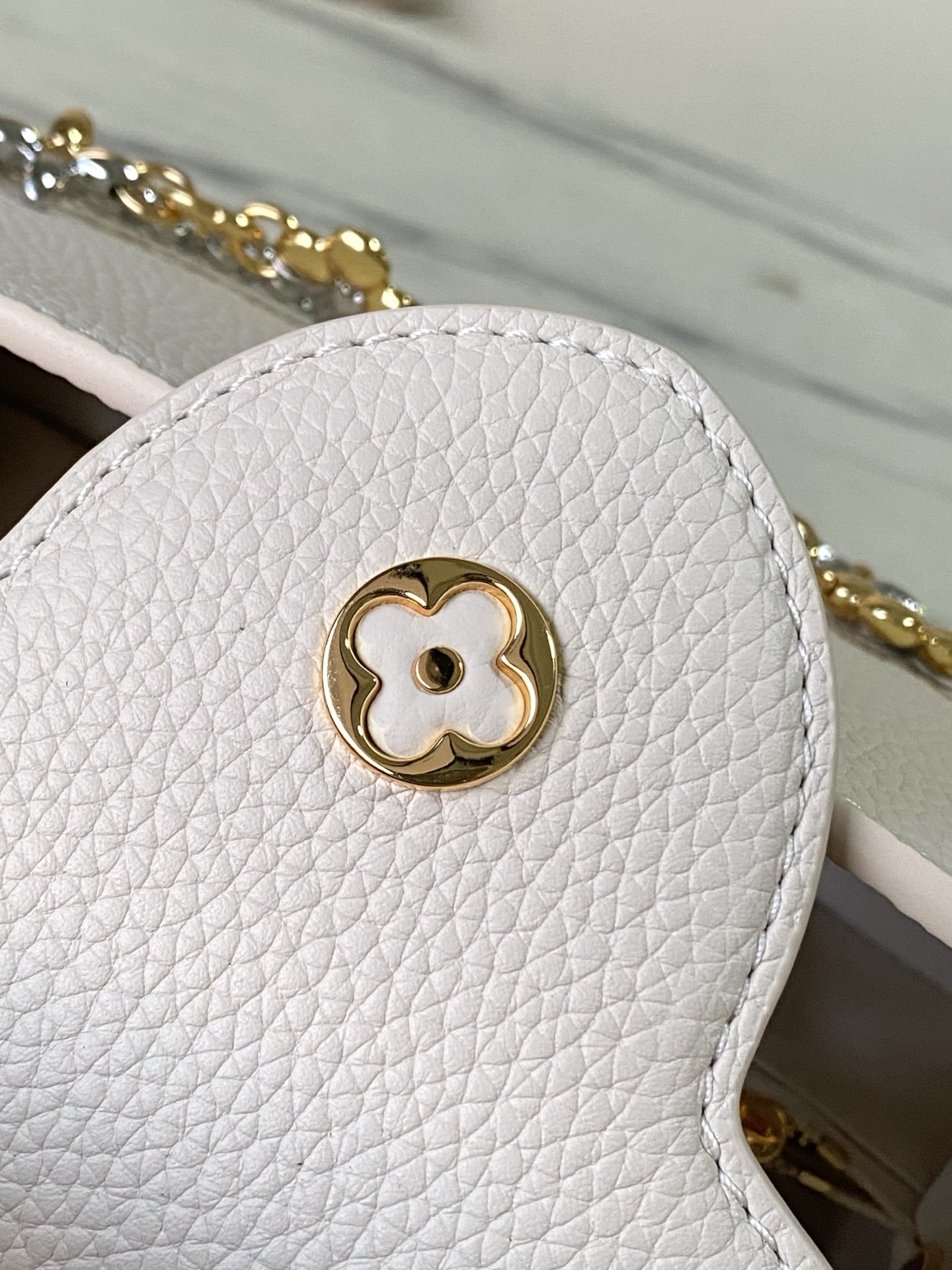 Louis Vuitton Basic Bag M-l-s