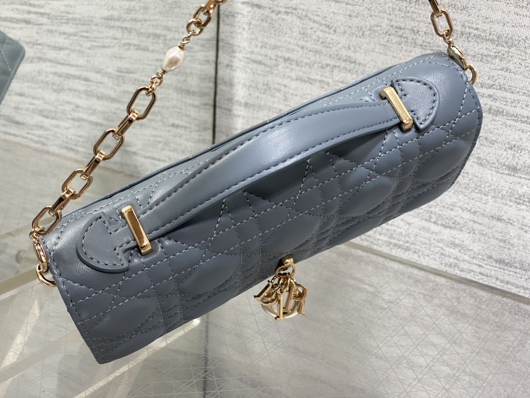 Clutch Bag Sheepskin Blue M-s