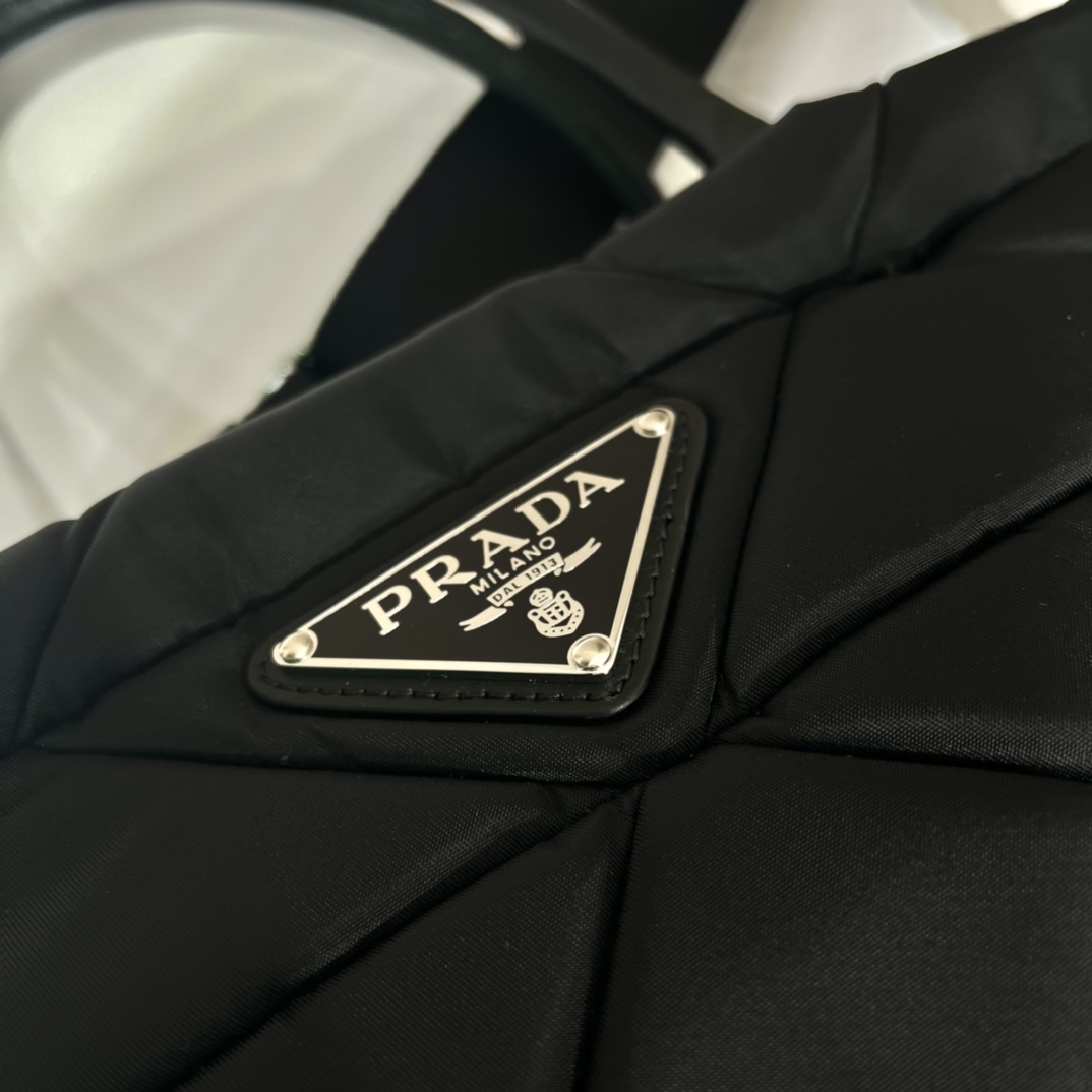 Prada Tote Bag Nylon M-16cm-s
