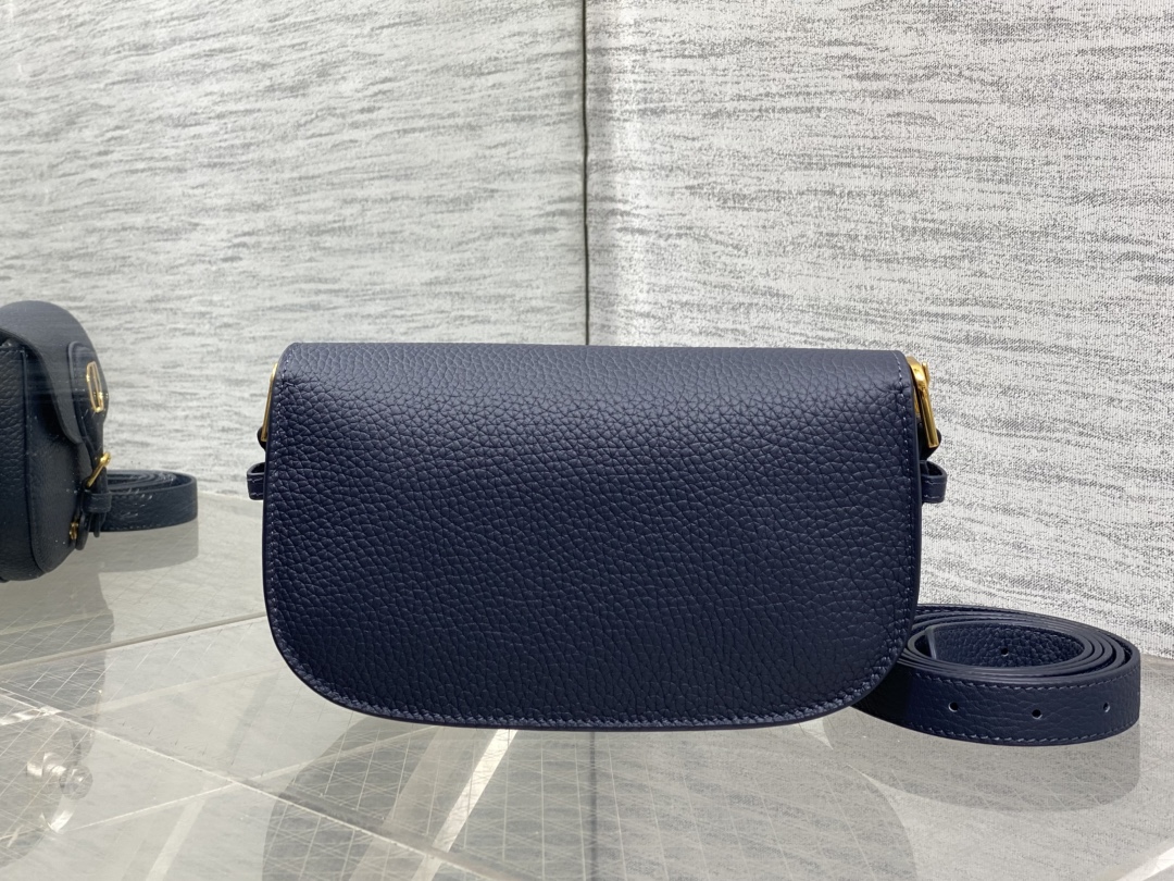 Basic Bag Cow Leather M-s