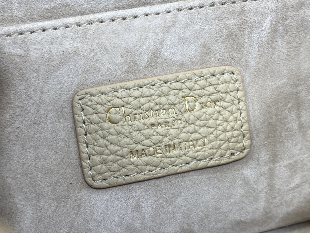Basic Bag Cow Leather M-s