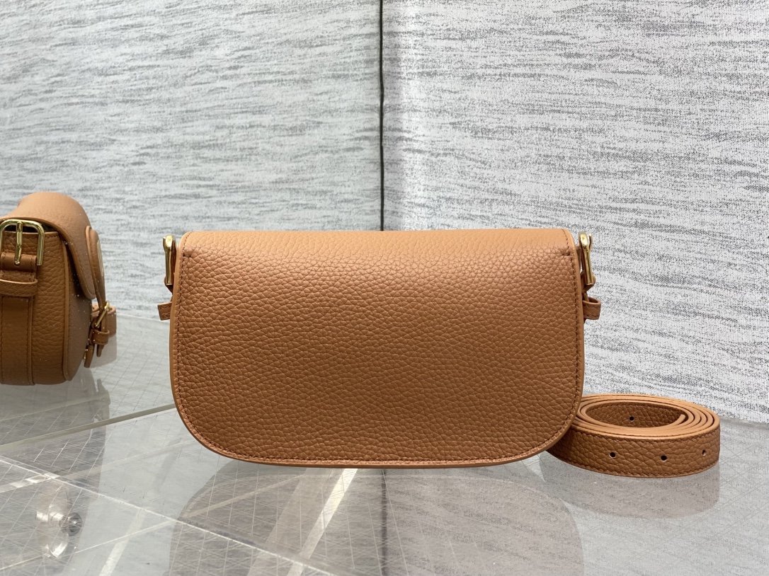 Basic Bag Cow Leather M-s