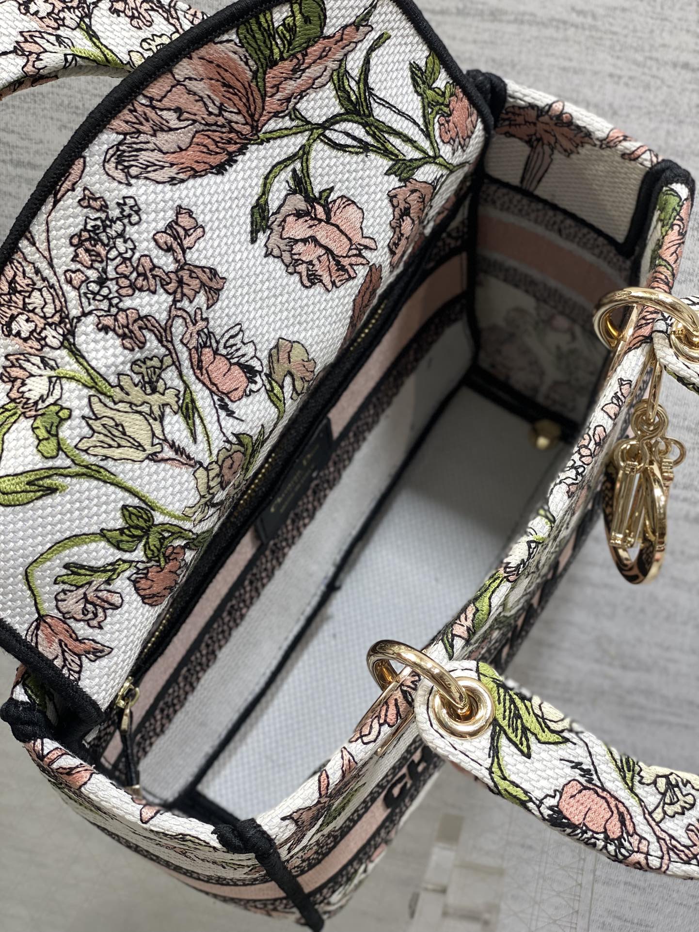 Dior Female Basic Bag Canvas Gold 20cm-l-s