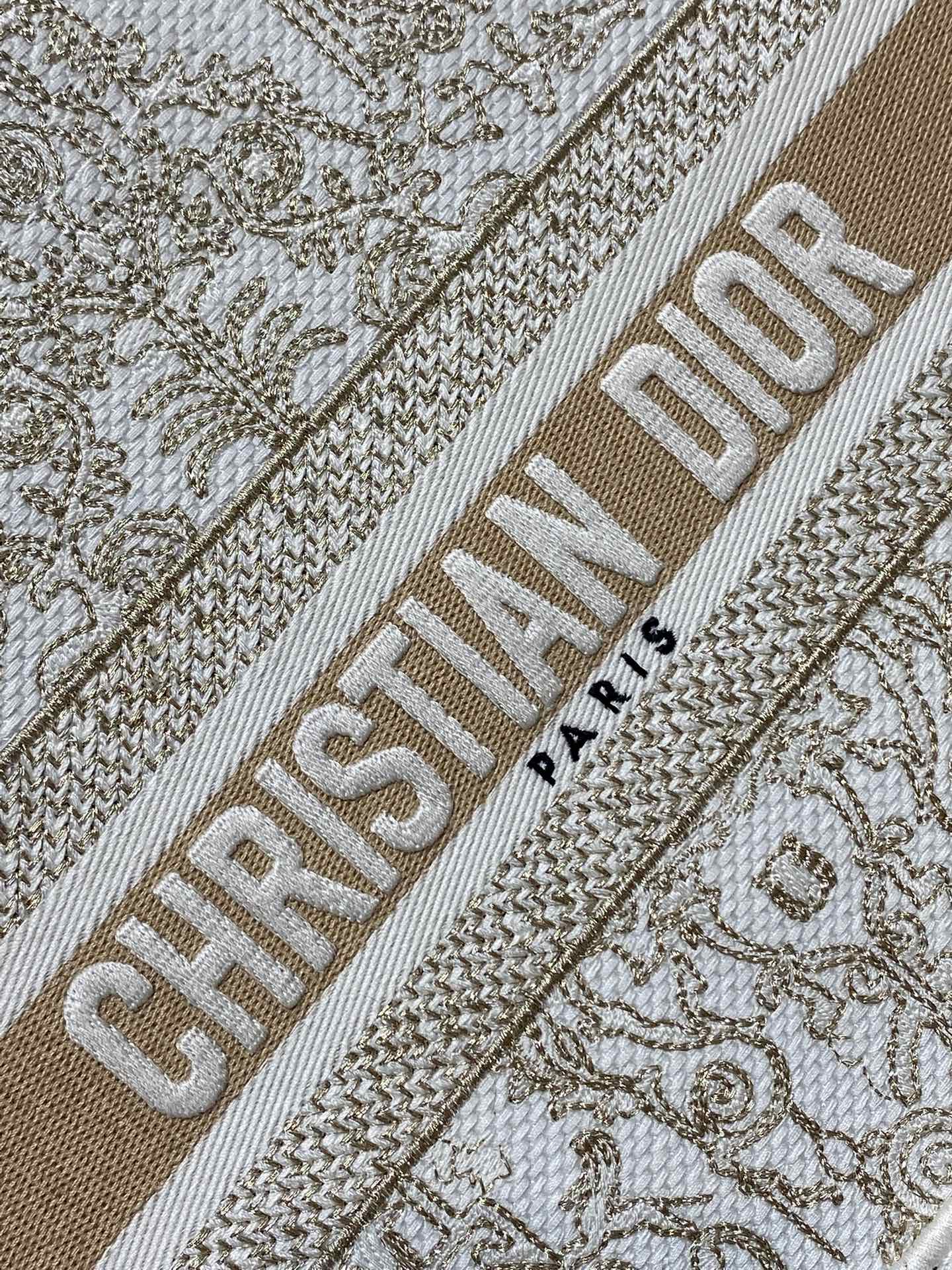 Dior Basic Bag Canvas Gold M-s