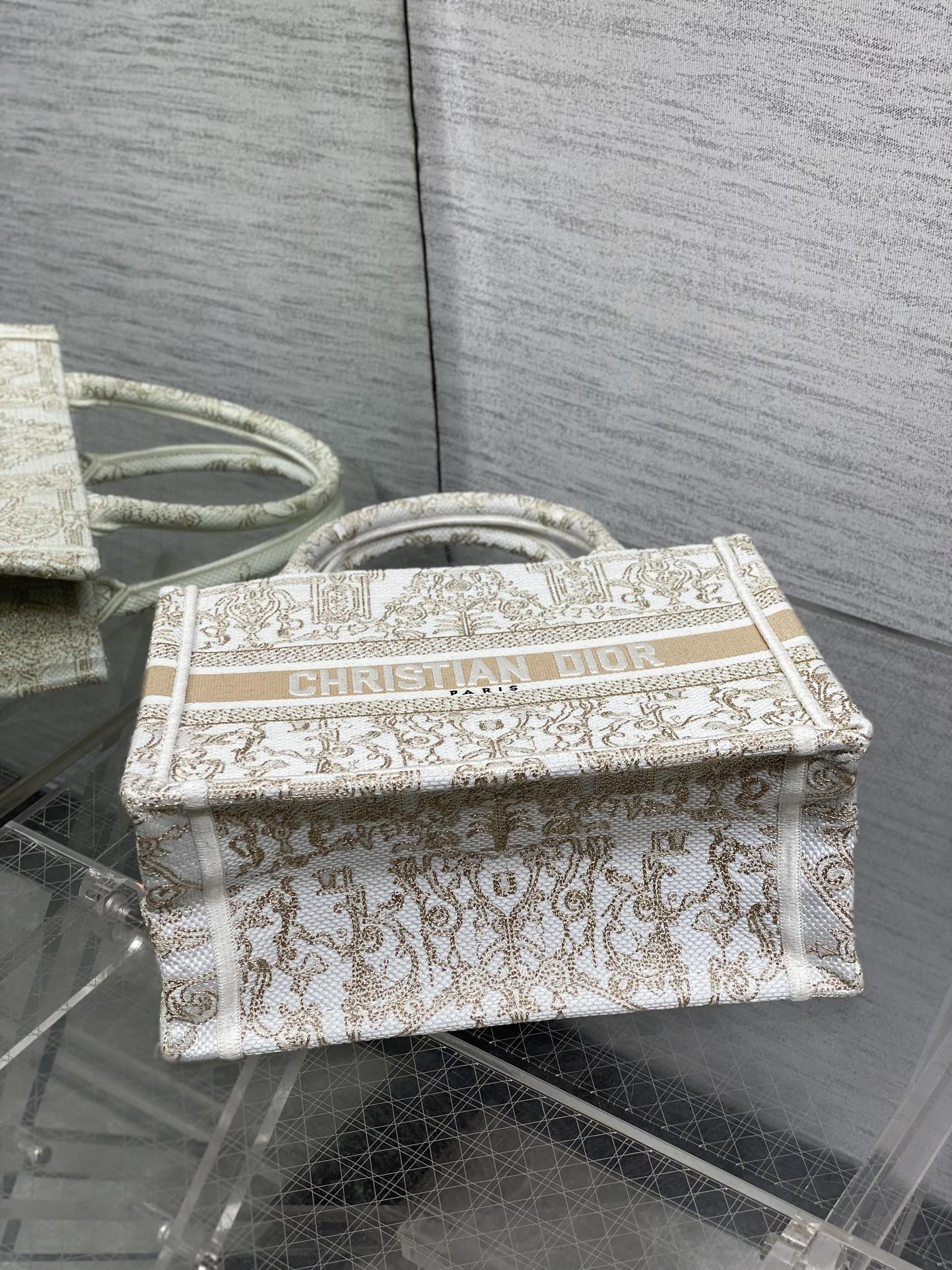 Dior Basic Bag Canvas Gold M-s