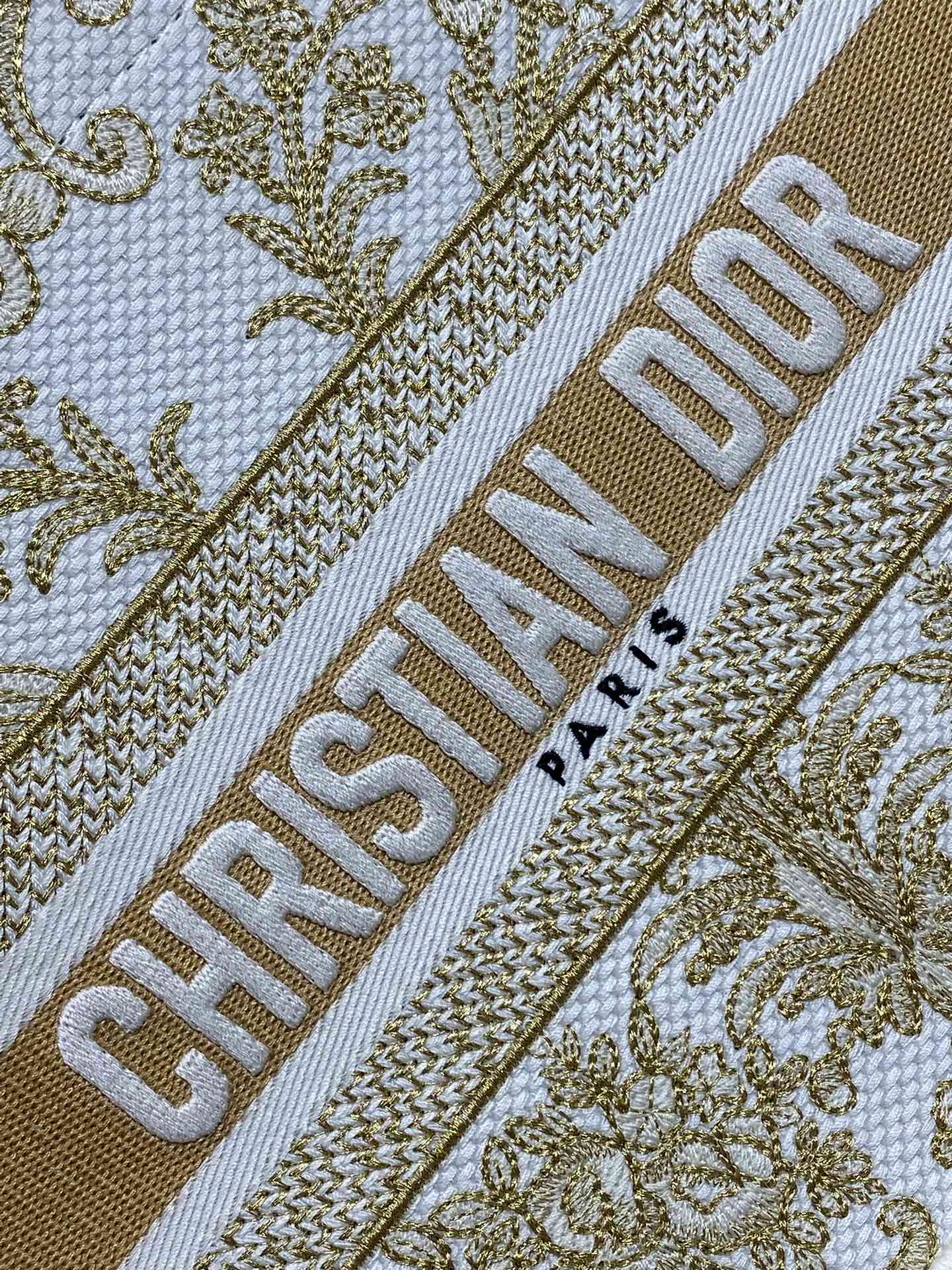 Dior Basic Bag Canvas Gold M-s