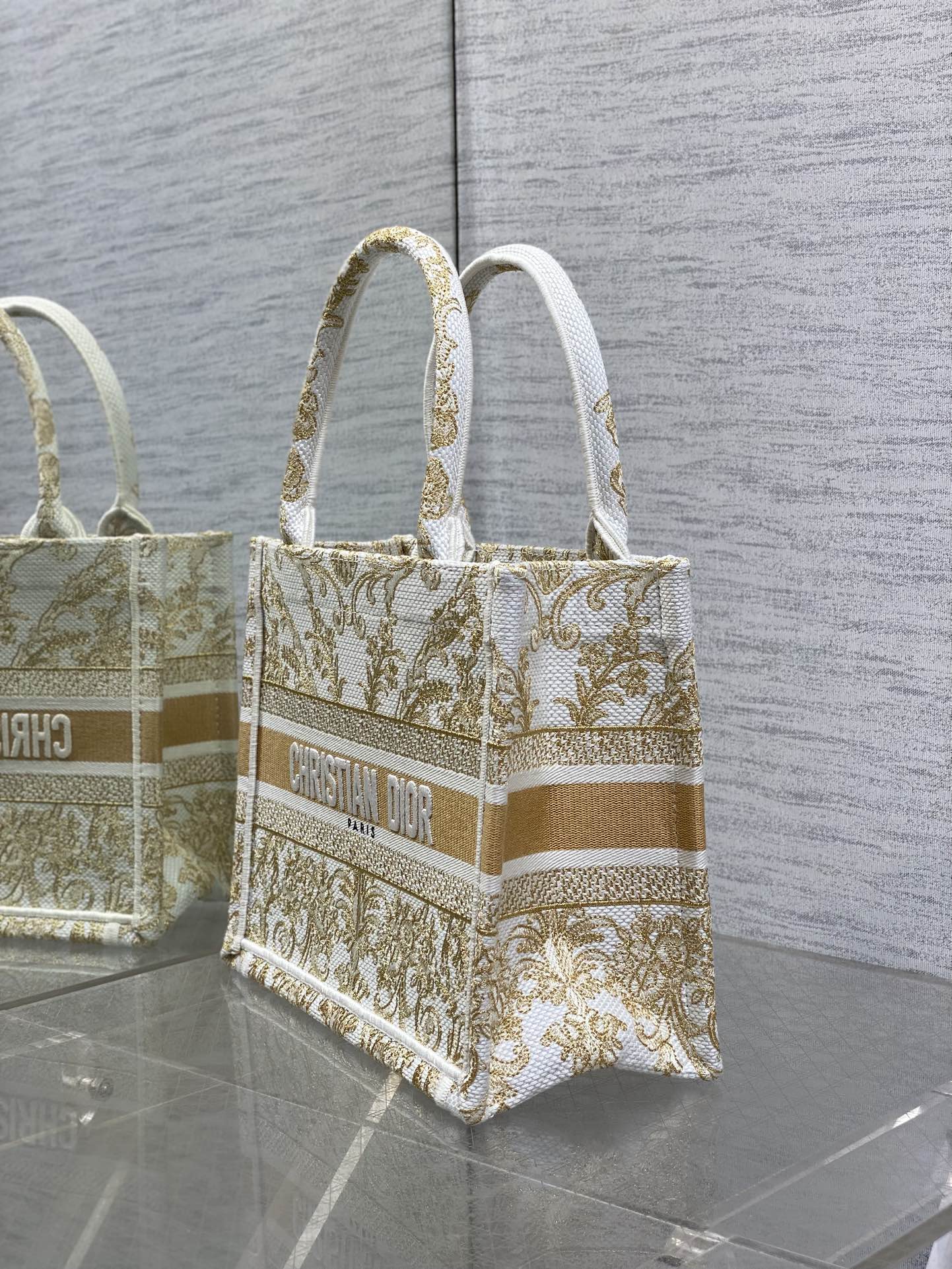 Dior Basic Bag Canvas Gold M-s