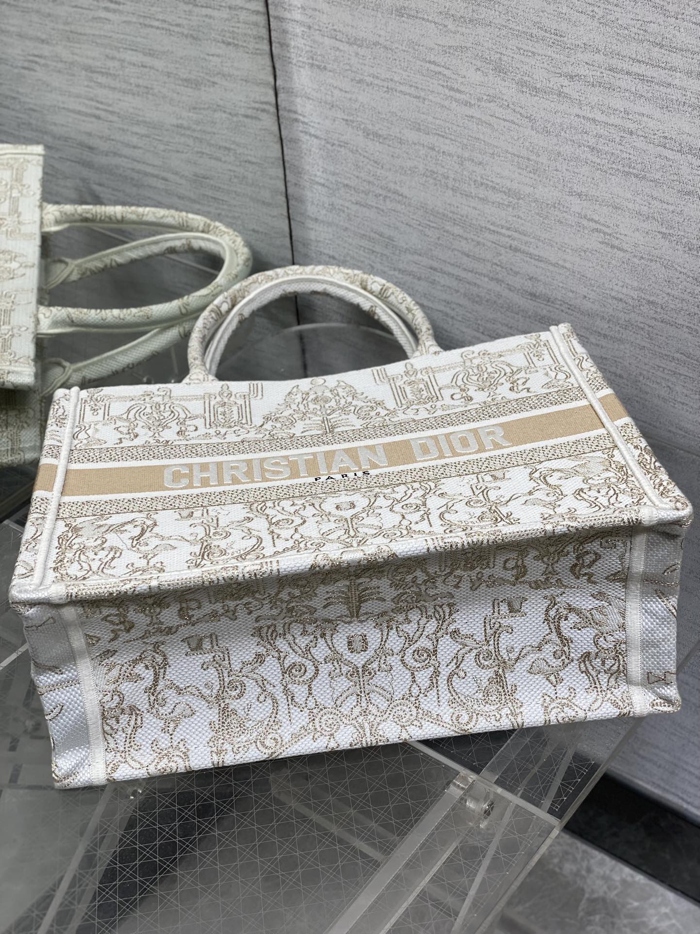 Dior Basic Bag Canvas Gold M-s