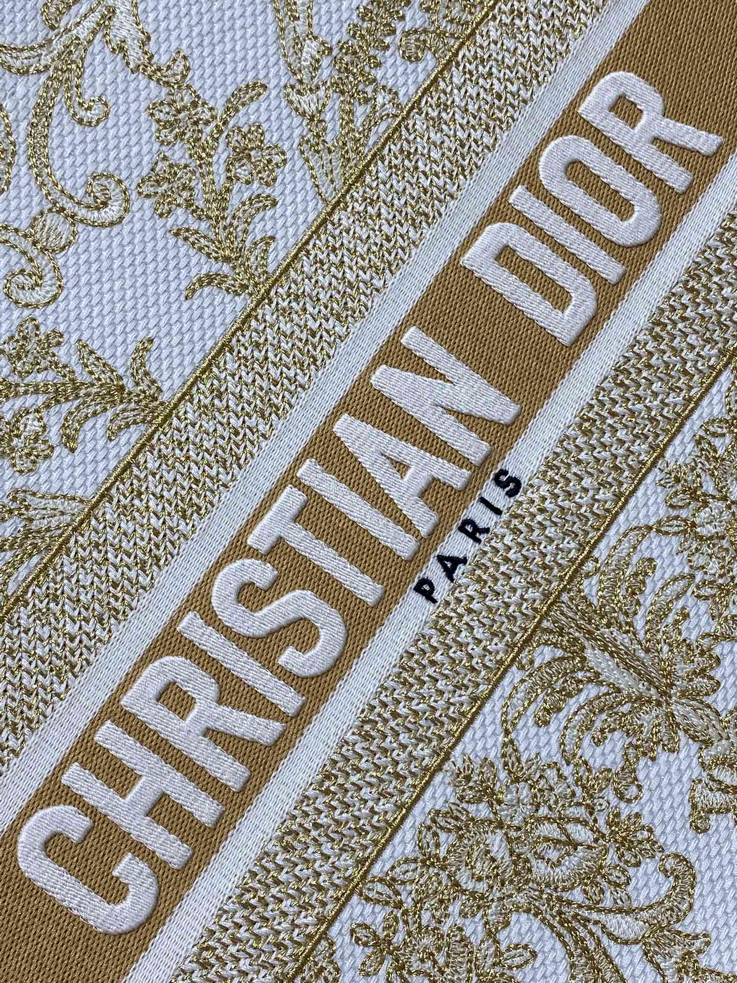 Dior Basic Bag Canvas Gold M-s