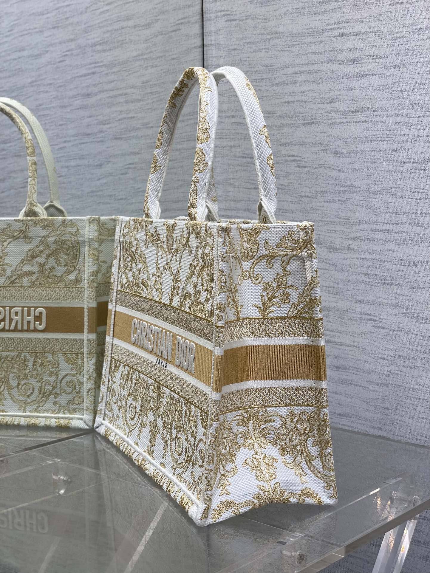 Dior Basic Bag Canvas Gold M-s