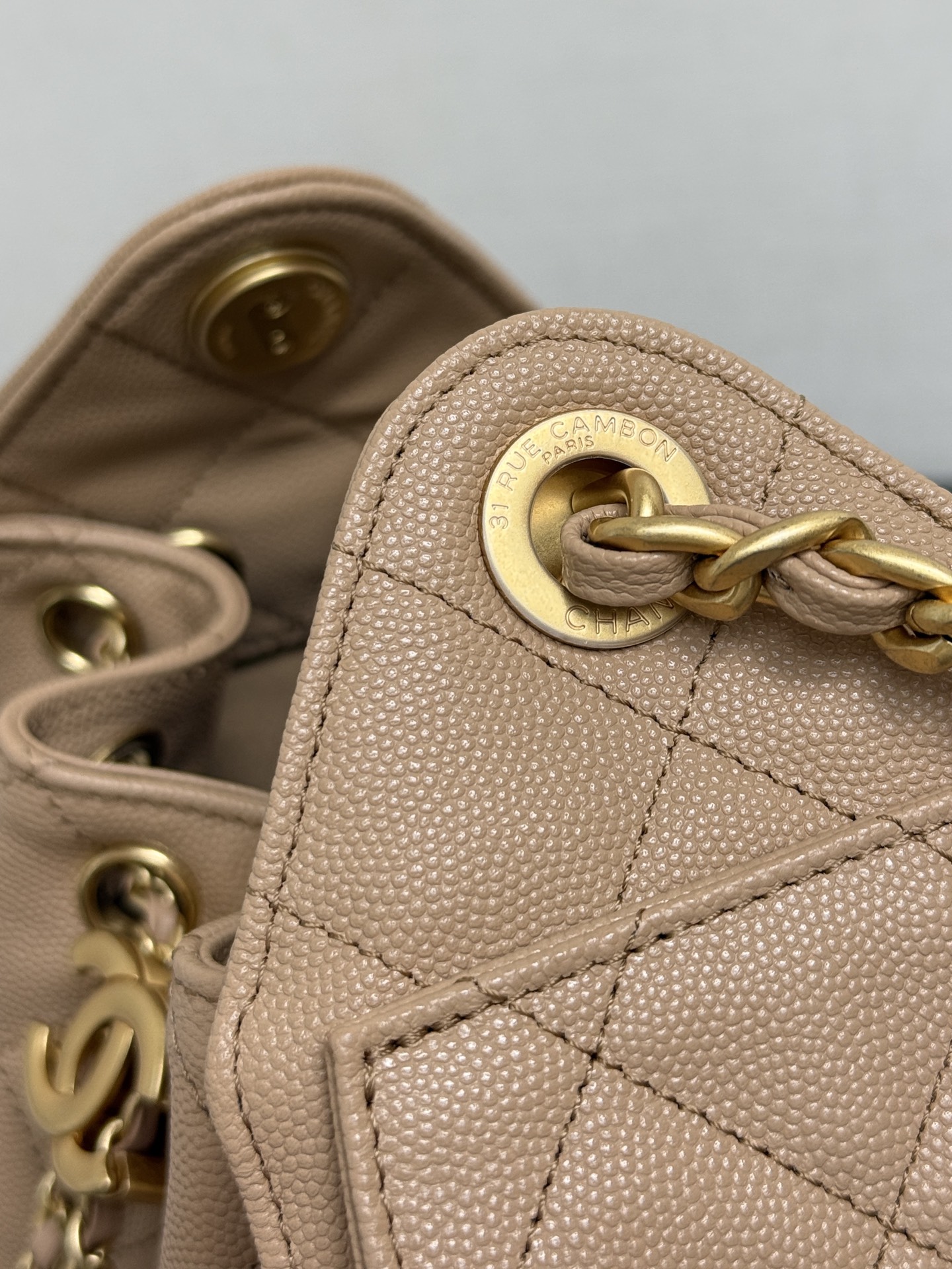 Chanel Bucket Bag Cow Leather 10cm-m-l-s