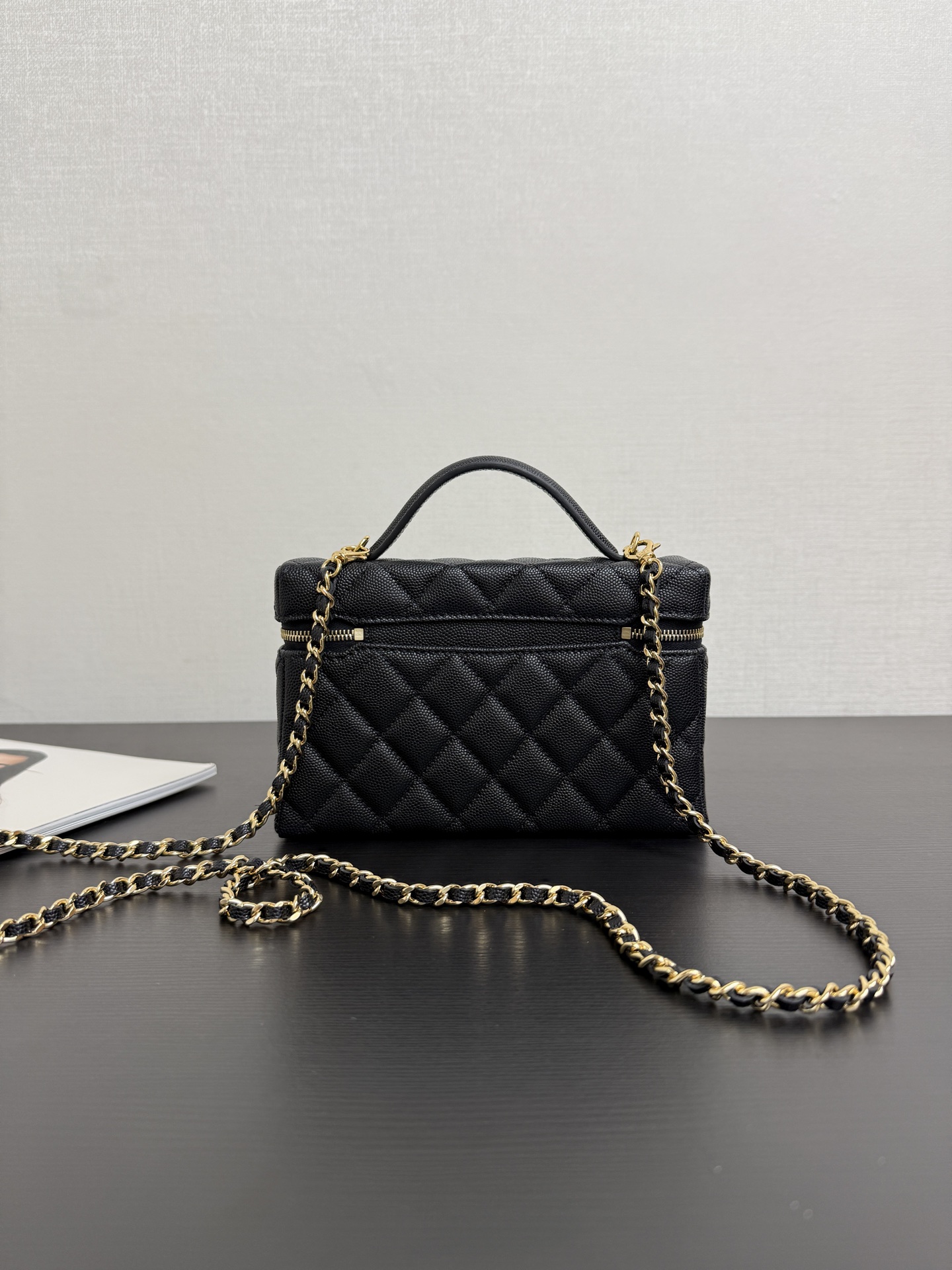 Basic Bag Cow Leather 19cm-s