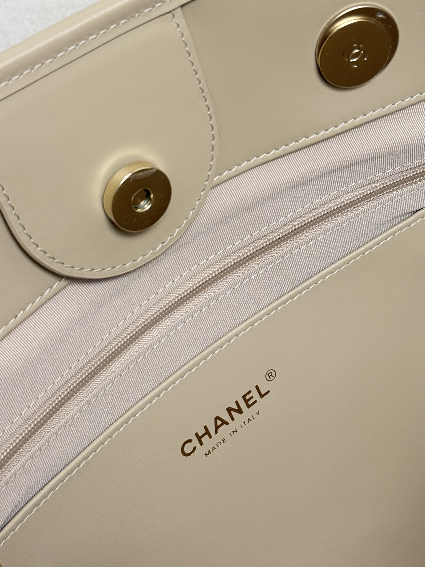 Basic Bag Cow Leather 13cm