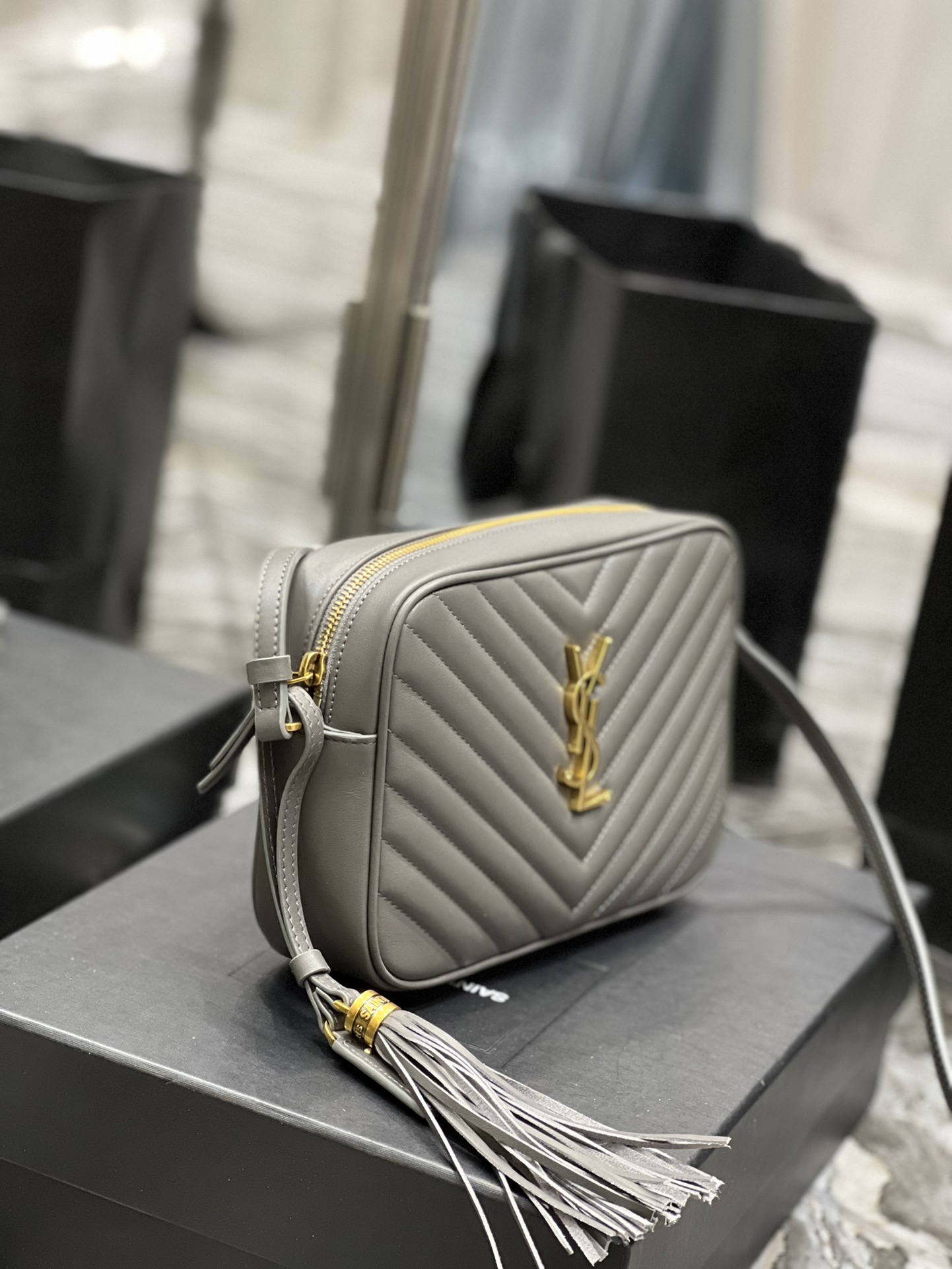 Basic Bag Cow Leather Gray M