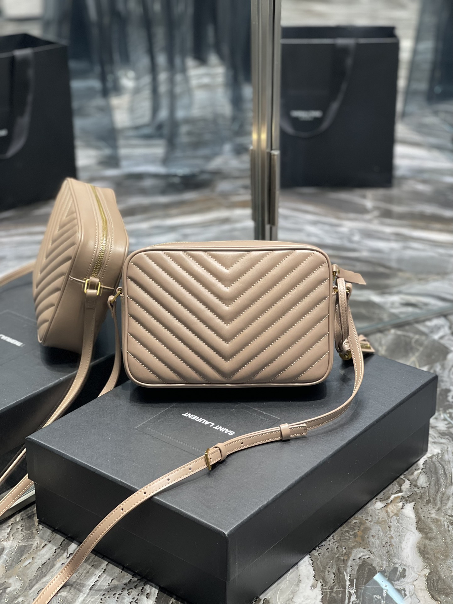Basic Bag Cow Leather M
