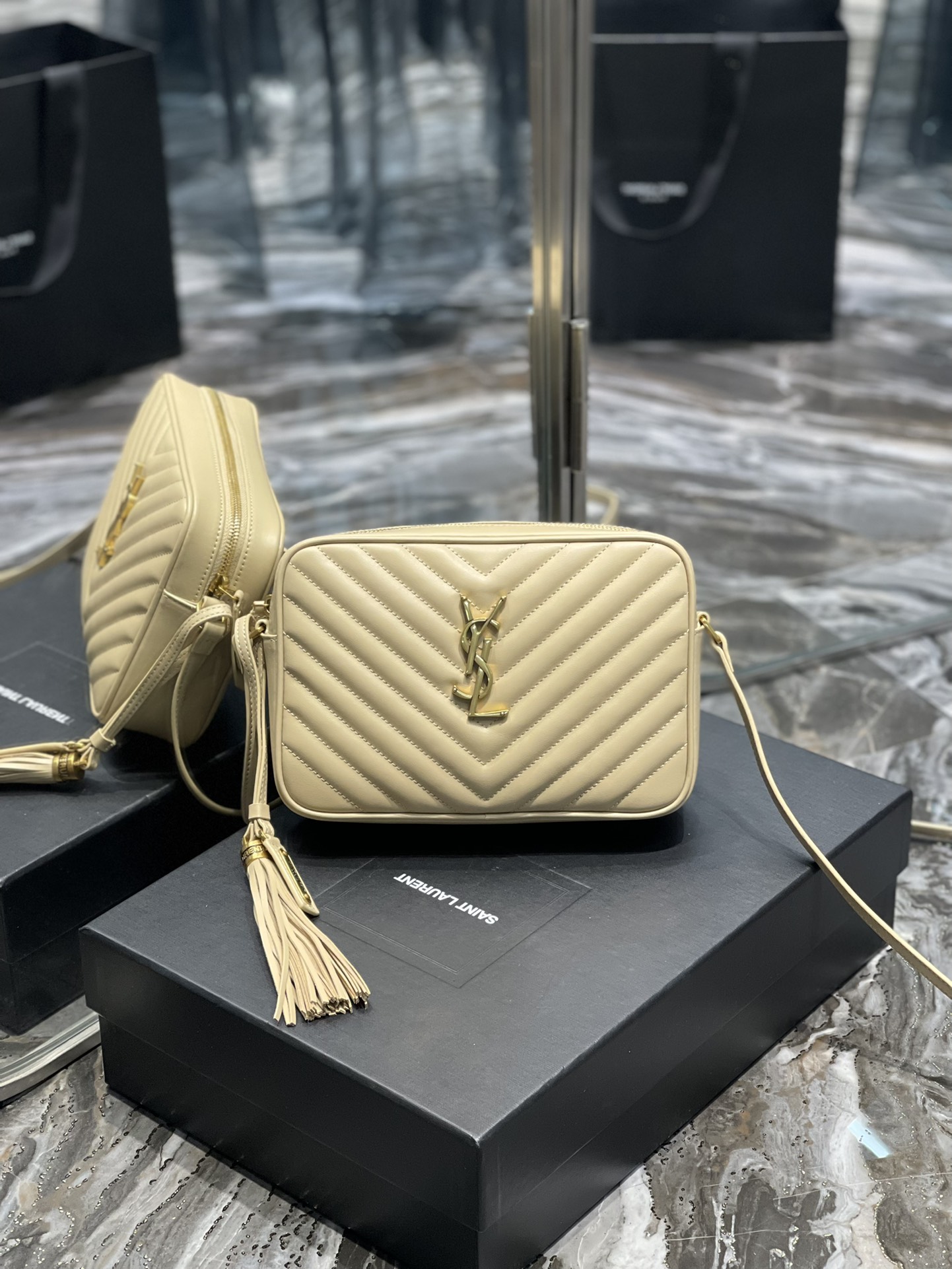 Basic Bag Cow Leather M