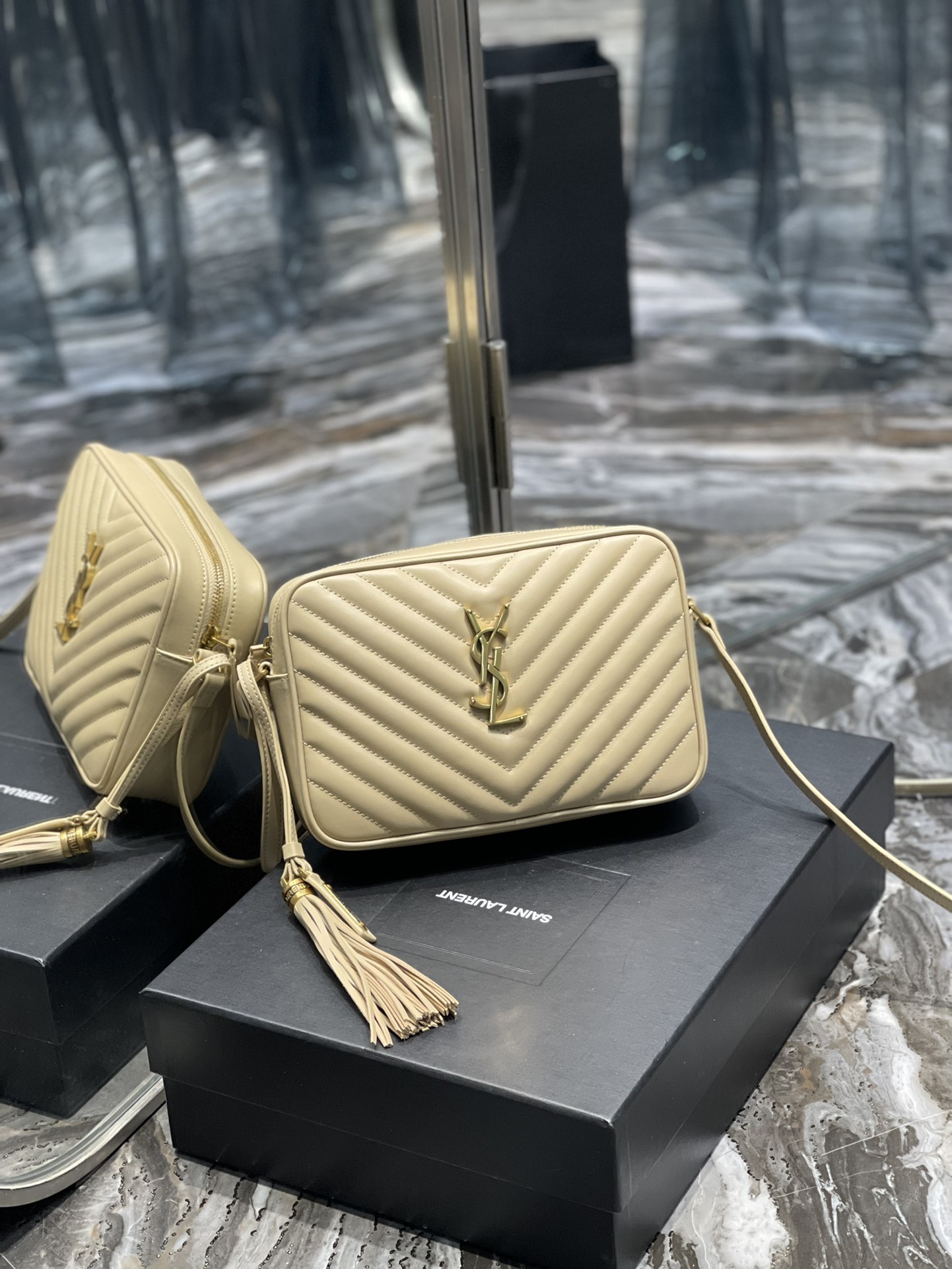 Basic Bag Cow Leather M