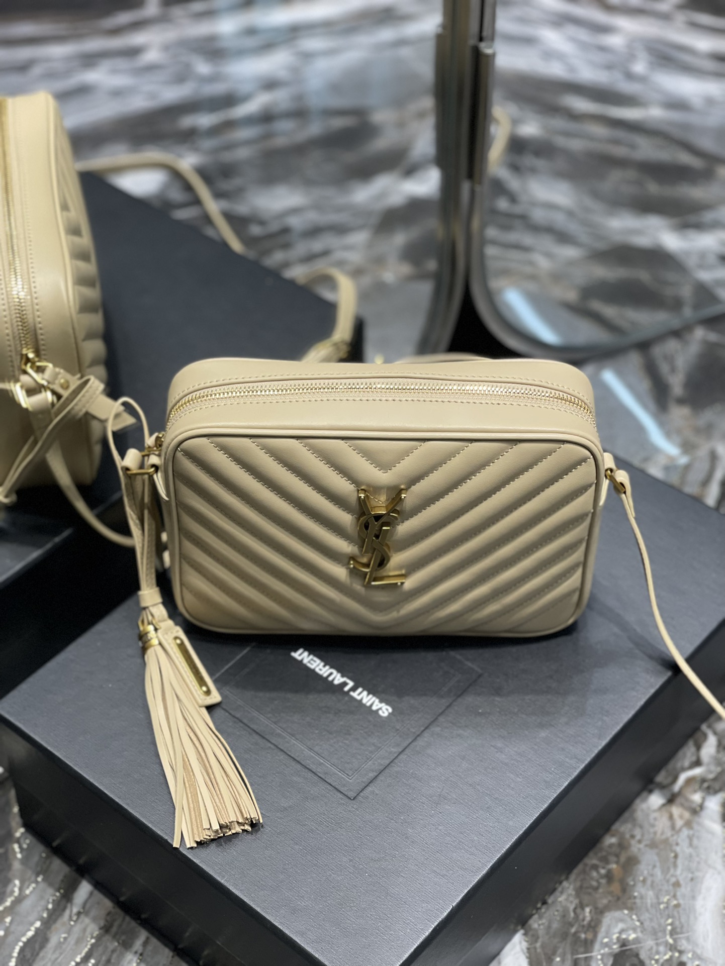 Basic Bag Cow Leather M