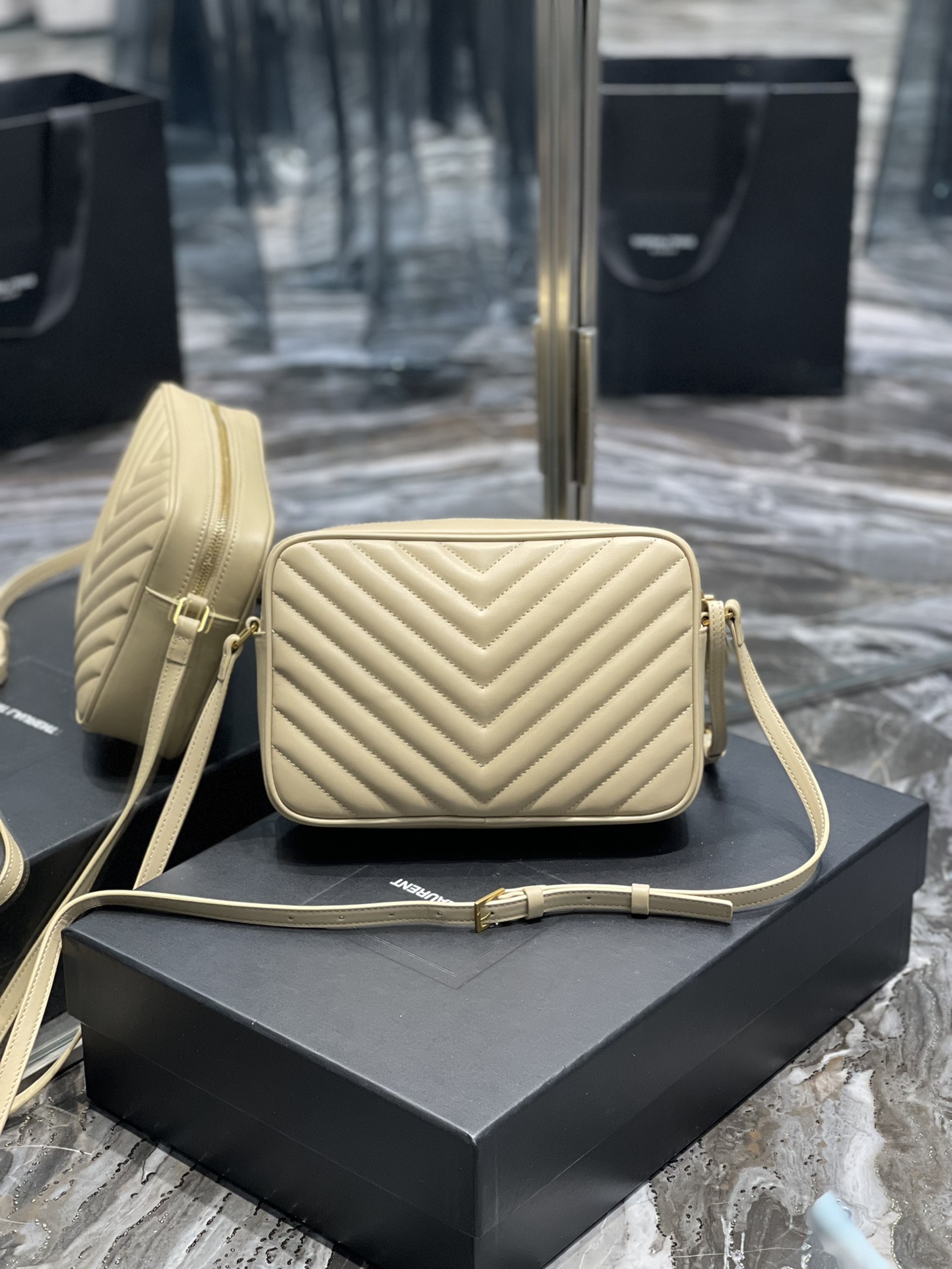 Basic Bag Cow Leather M