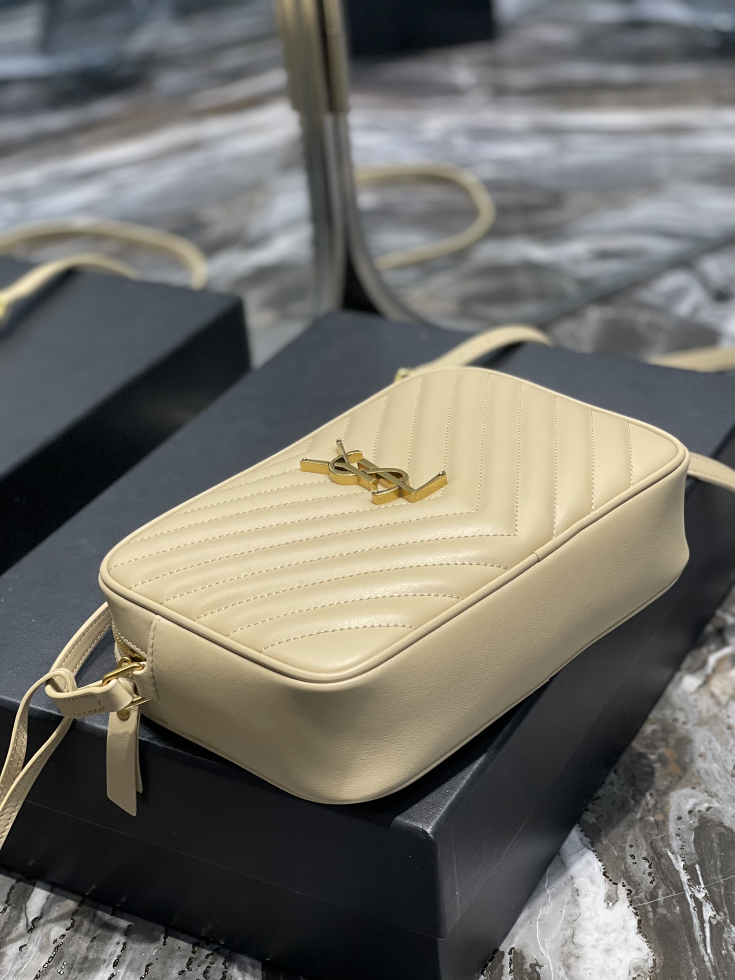 Basic Bag Cow Leather M
