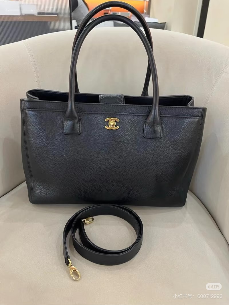 Chanel Basic Bag M