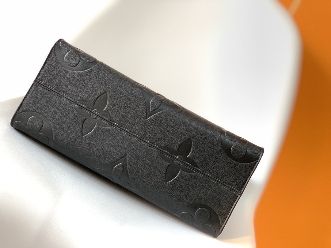 Louis Vuitton Tote Bag Black M-l