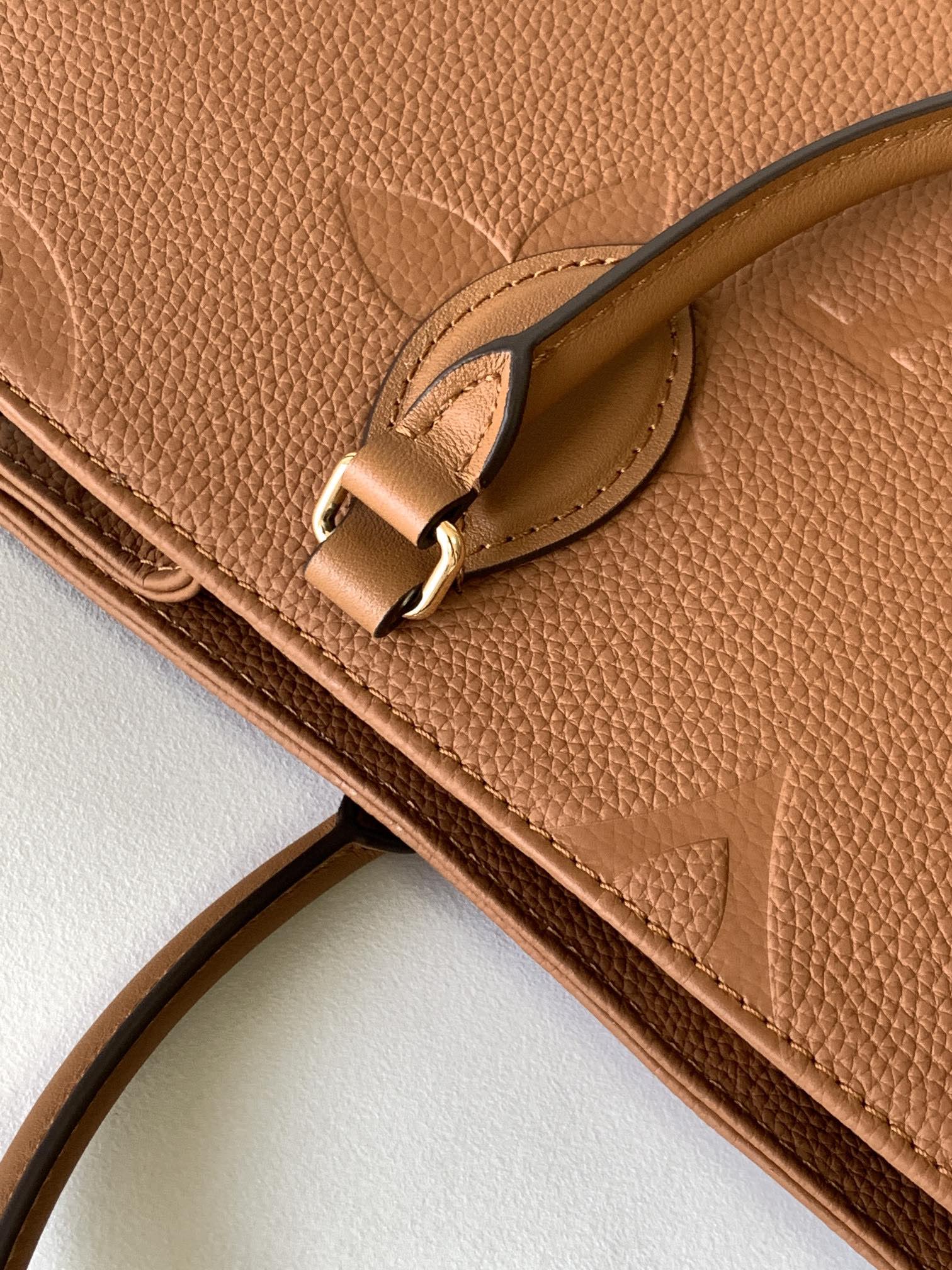 Louis Vuitton Tote Bag Black M-l