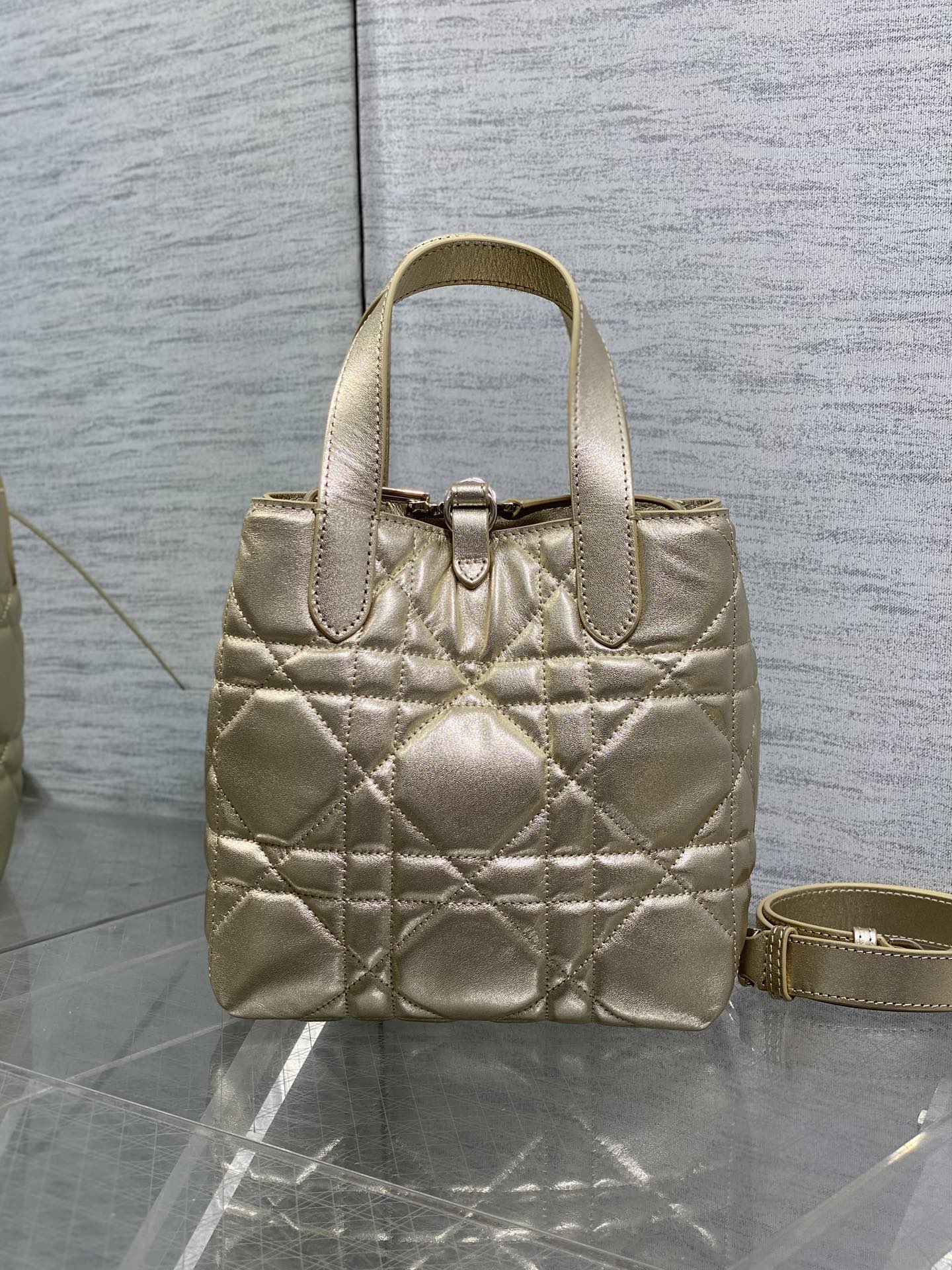 Basic Bag Cow Leather Gold Foldable 18cm-s