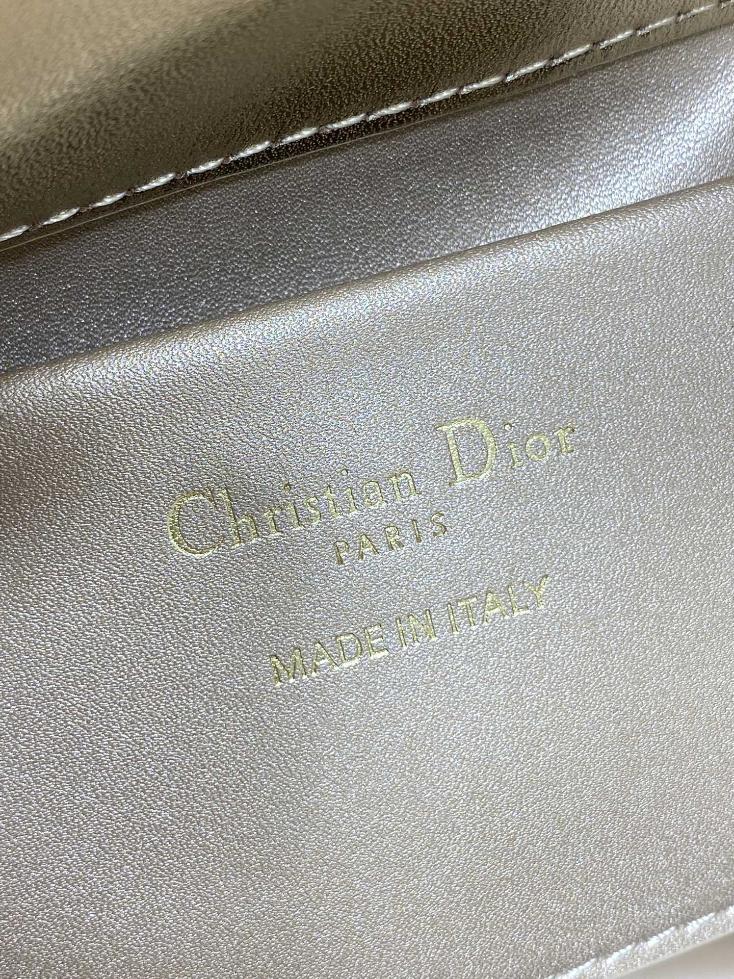 Basic Bag Cow Leather Gold Foldable 18cm-s
