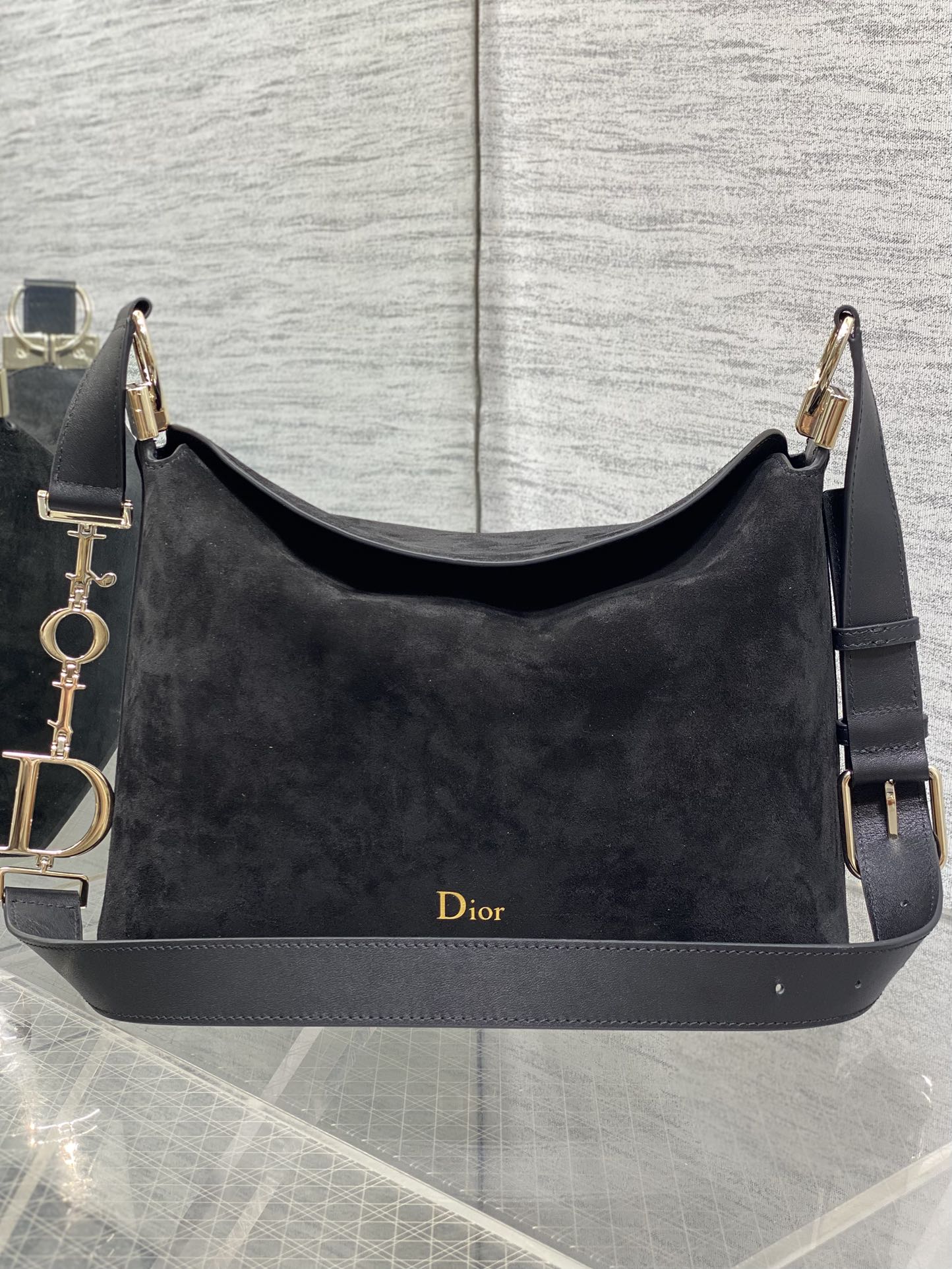 Dior Basic Bag M-s