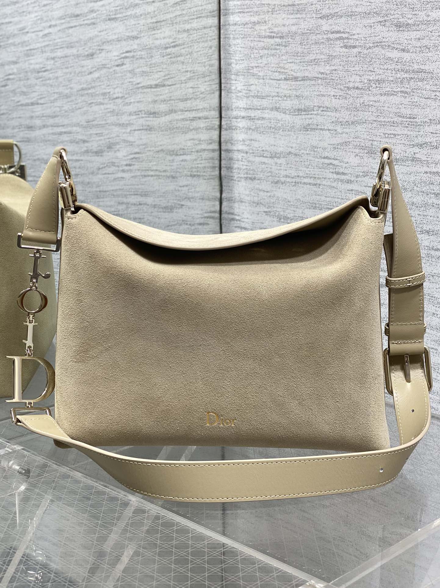 Dior Basic Bag M-s