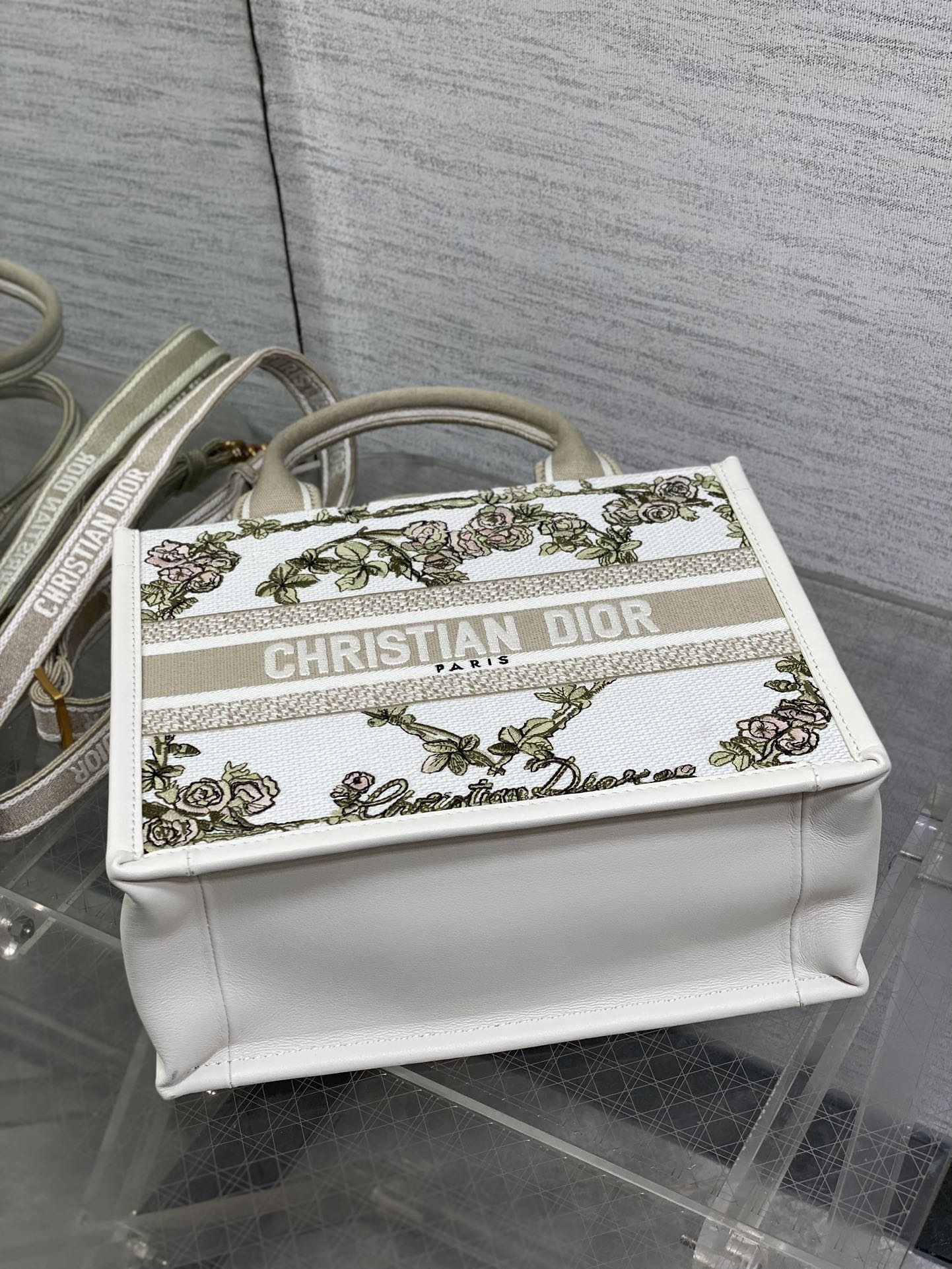 Basic Bag Cow Leather White Large Capacity 21cm-s
