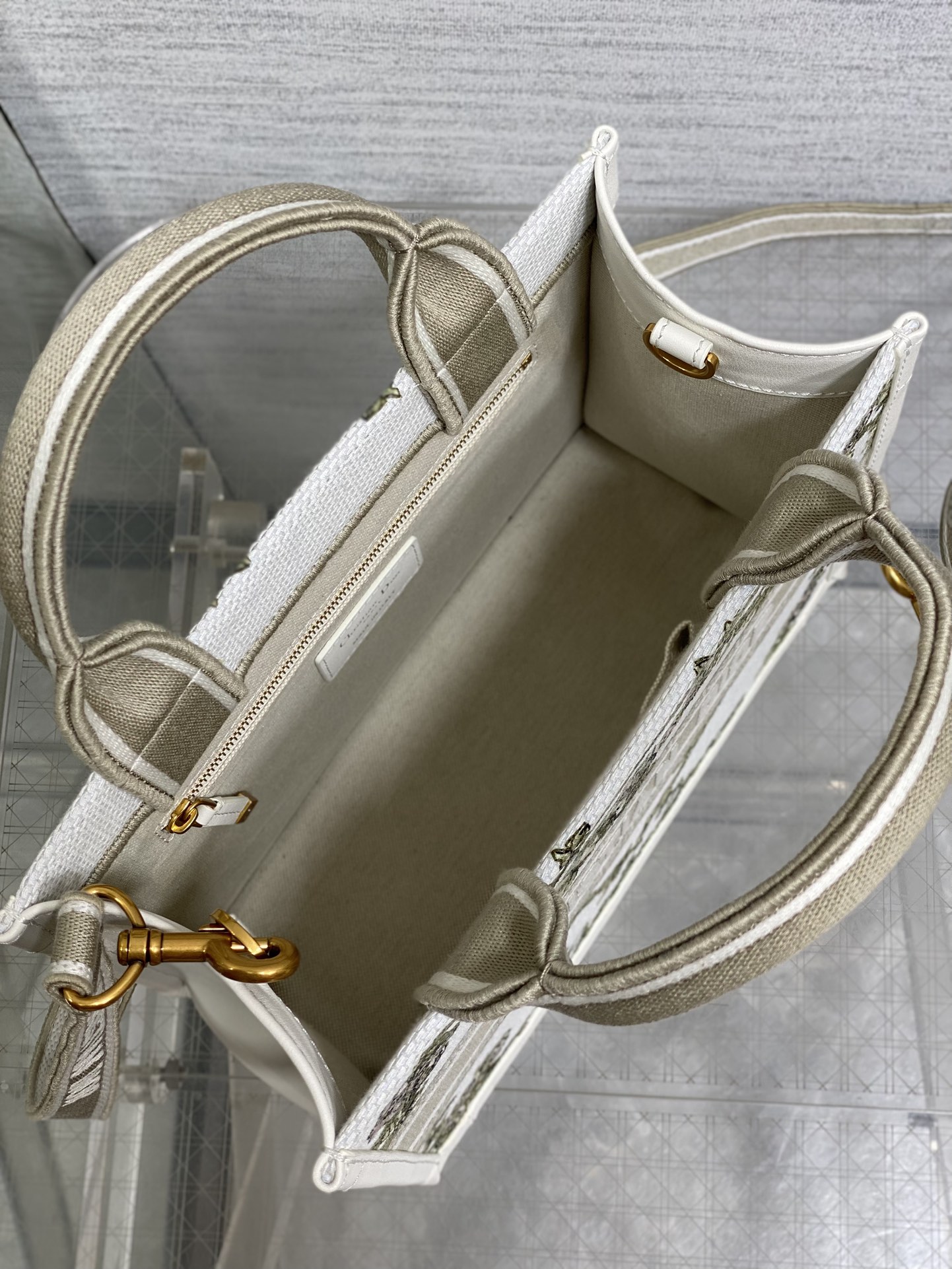 Basic Bag Cow Leather White Large Capacity 21cm-s