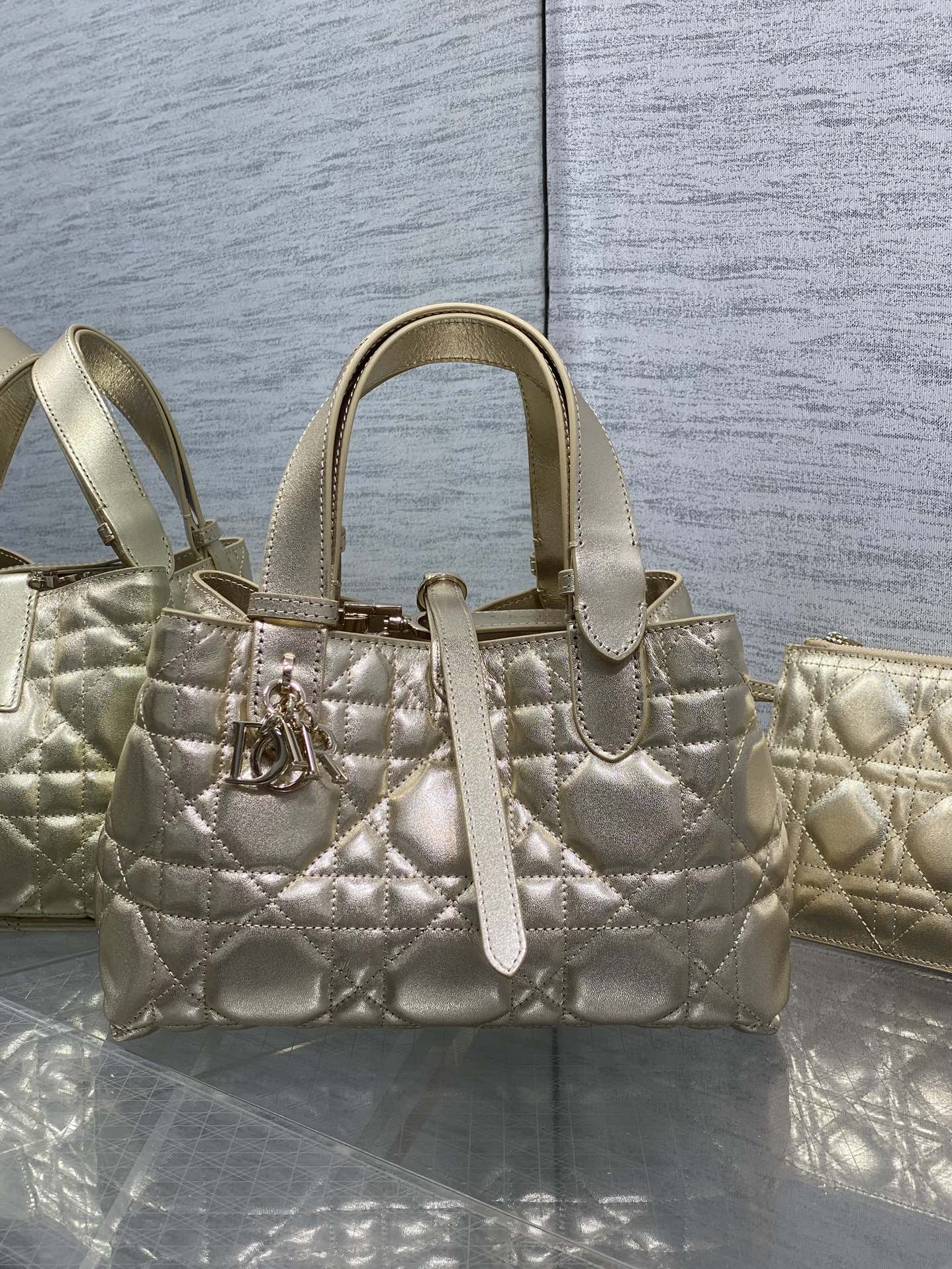 Basic Bag Cow Leather Gold Foldable 15cm-s
