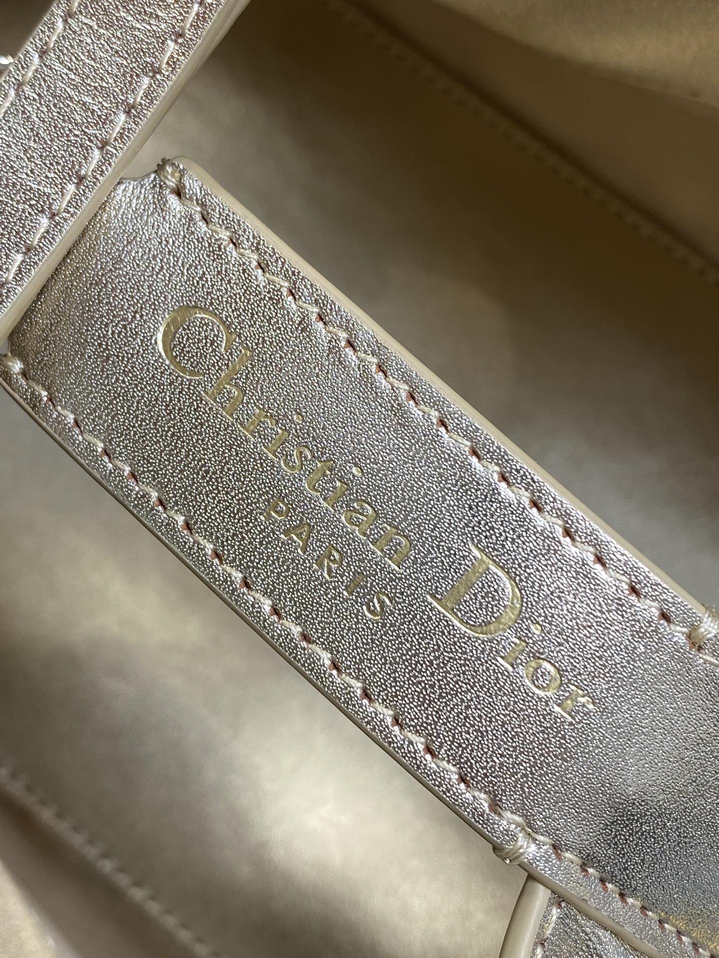 Basic Bag Cow Leather Gold Foldable 15cm-s